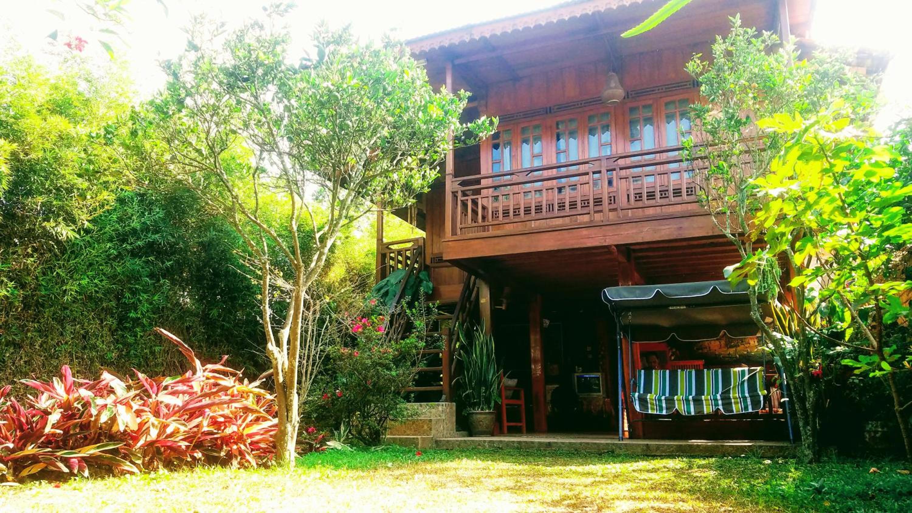 Oemah Kajoe Lembang view 3