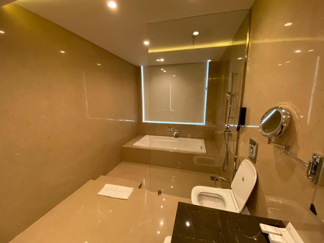 NIRVANA Luxury Hotel l Ludhiana view 5