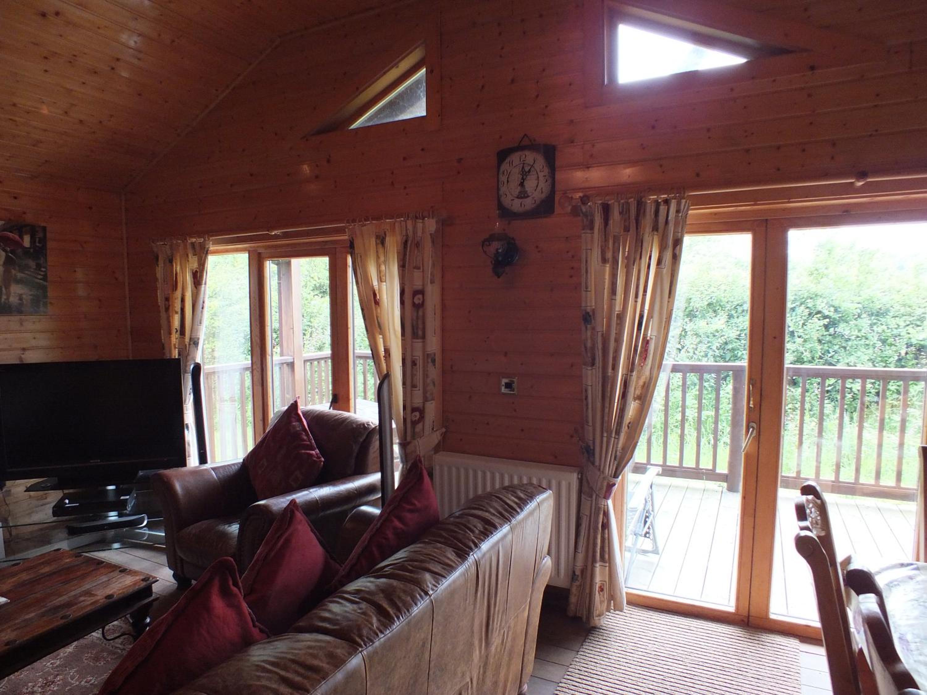 Oaks Log Cabins view 3
