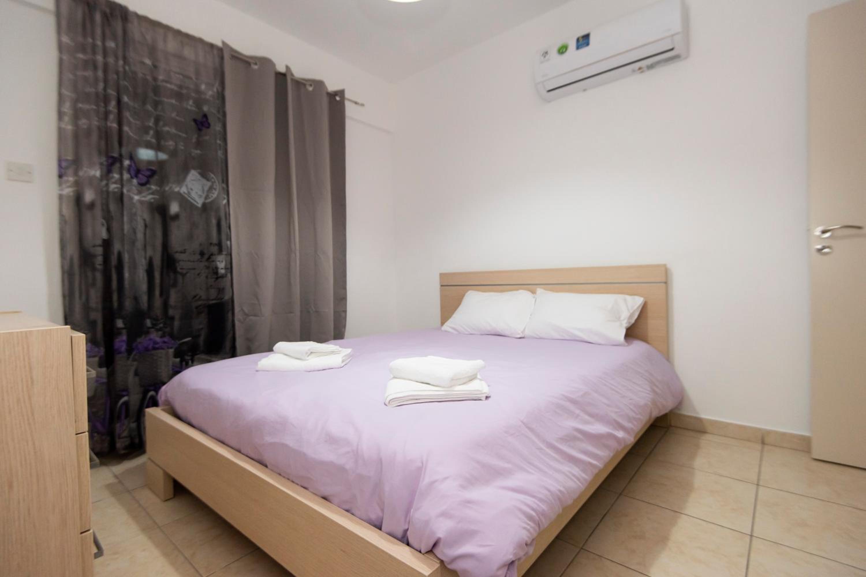 Viola flat 303 view 5
