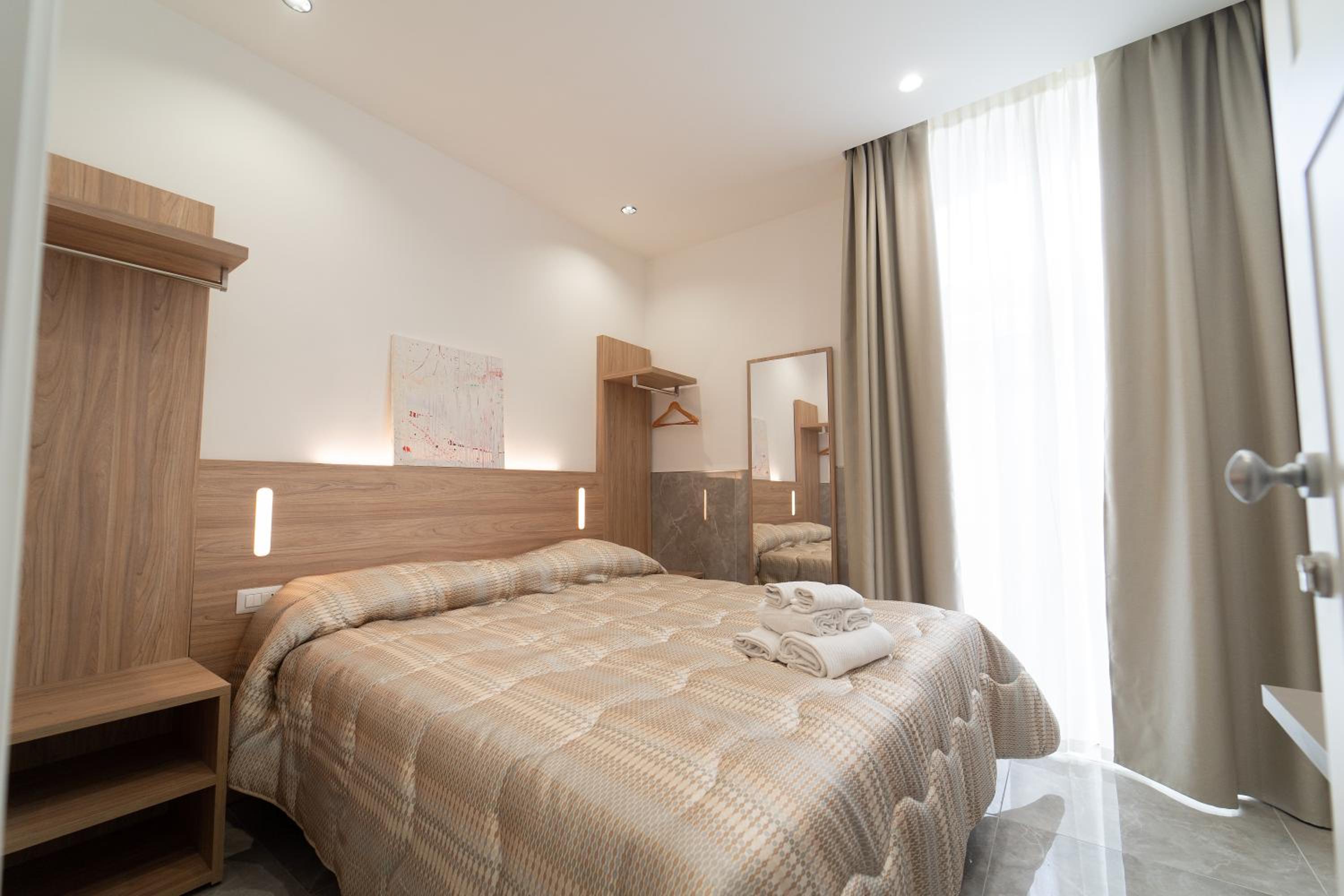 HG Boutique Toledo, Napoli Centro, by ClaPa Group