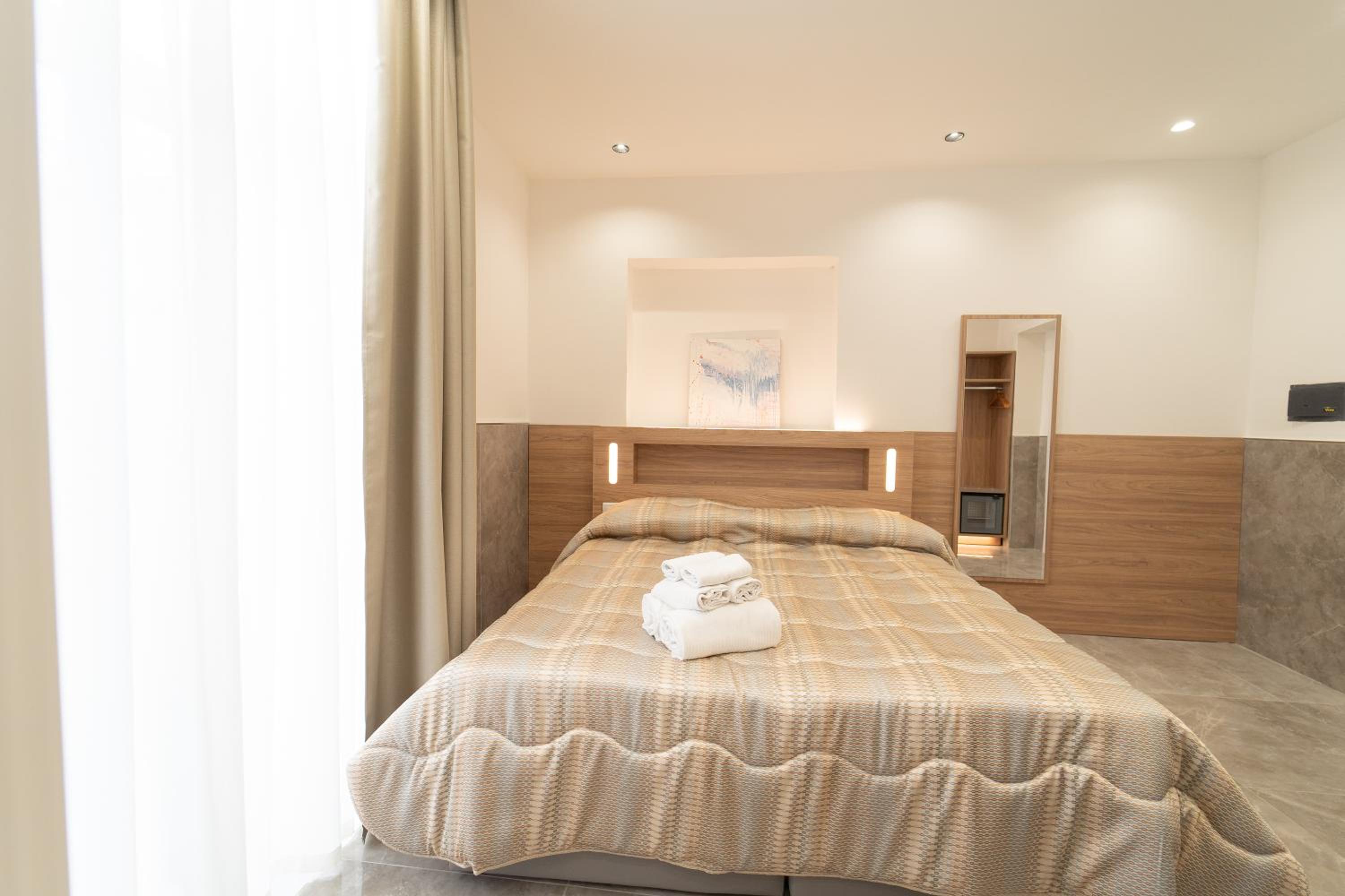 HG Boutique Toledo, Napoli Centro, by ClaPa Group