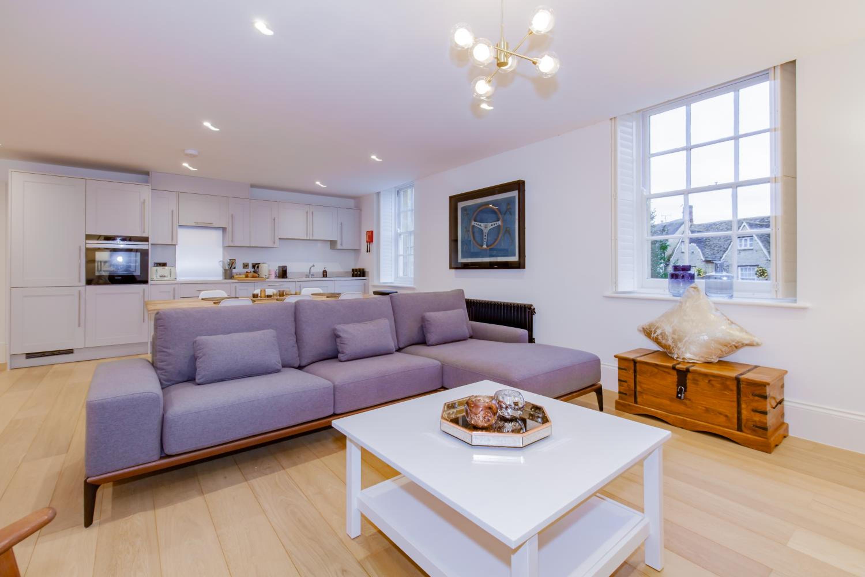 Oxfordshire Living - The Churchill Apartment - Woodstock view 3