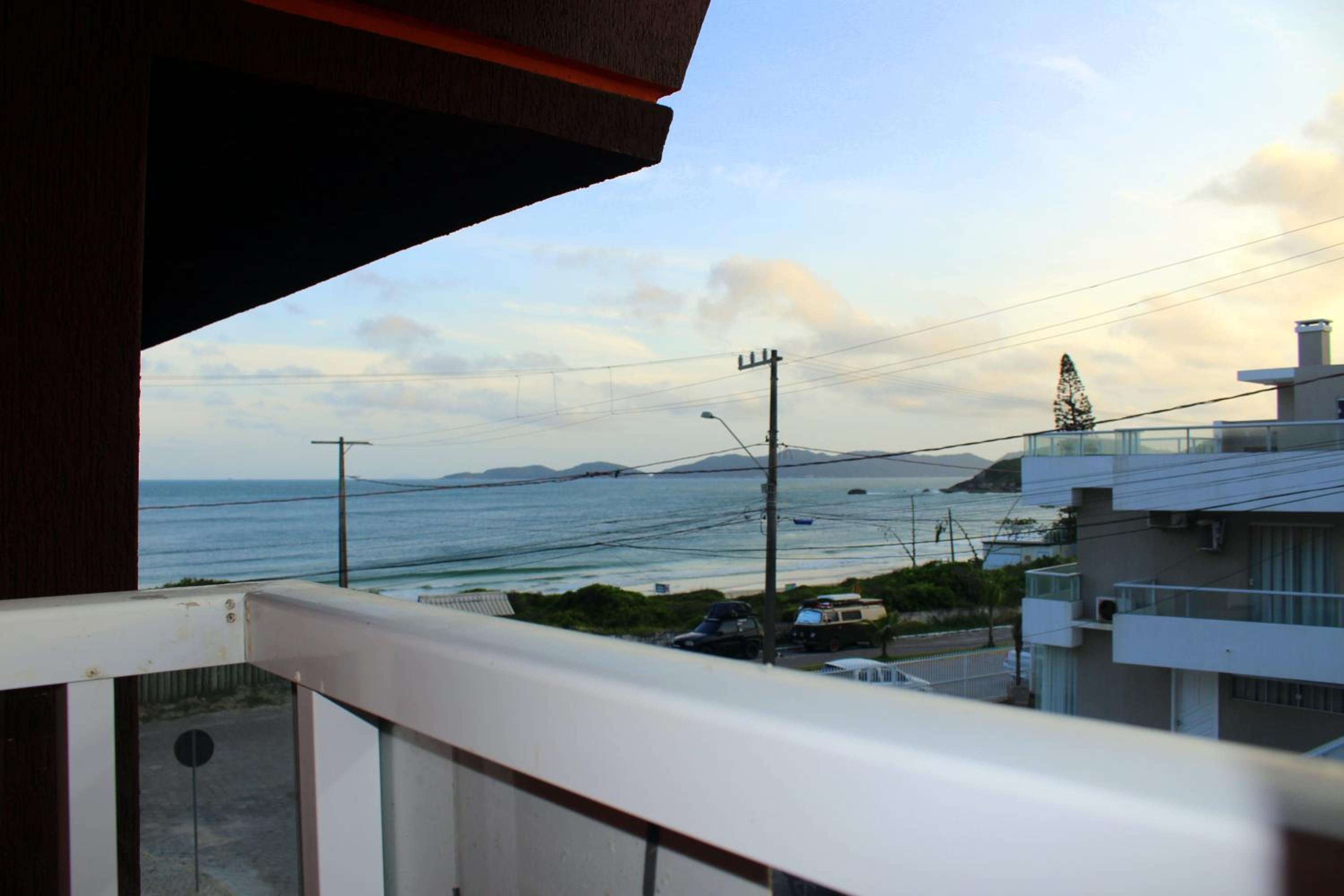 Praia de Quatro Ilhas a 50 metros do mar