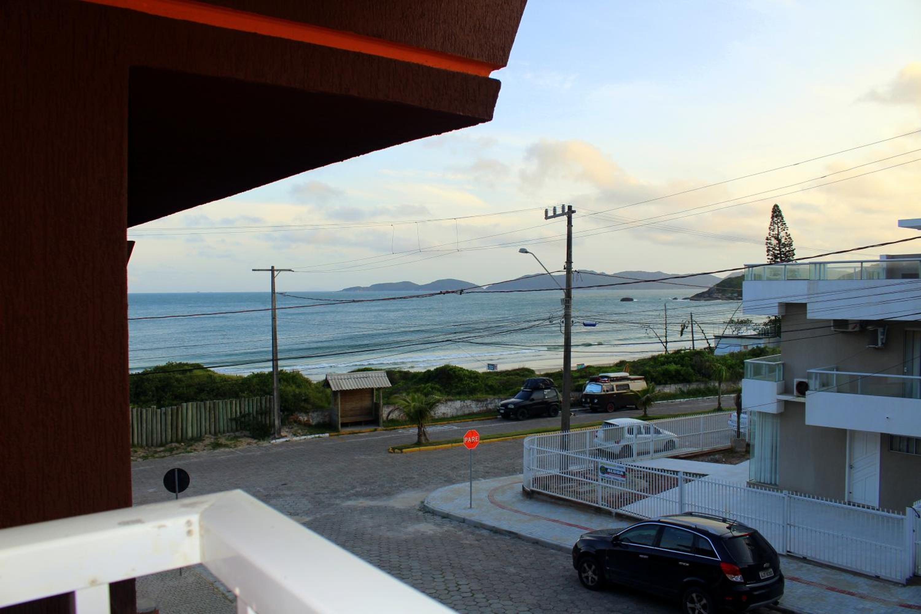 Praia de Quatro Ilhas a 50 metros do mar