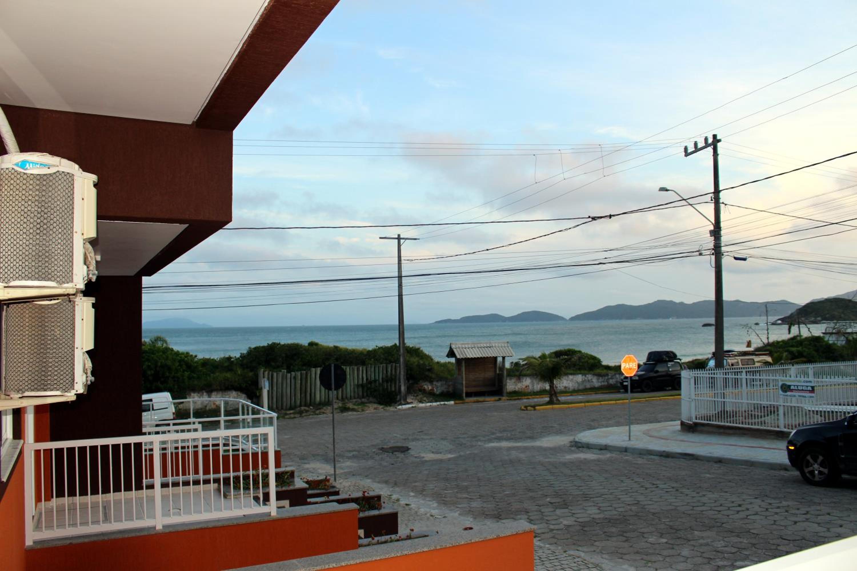Praia de Quatro Ilhas a 50 metros do mar