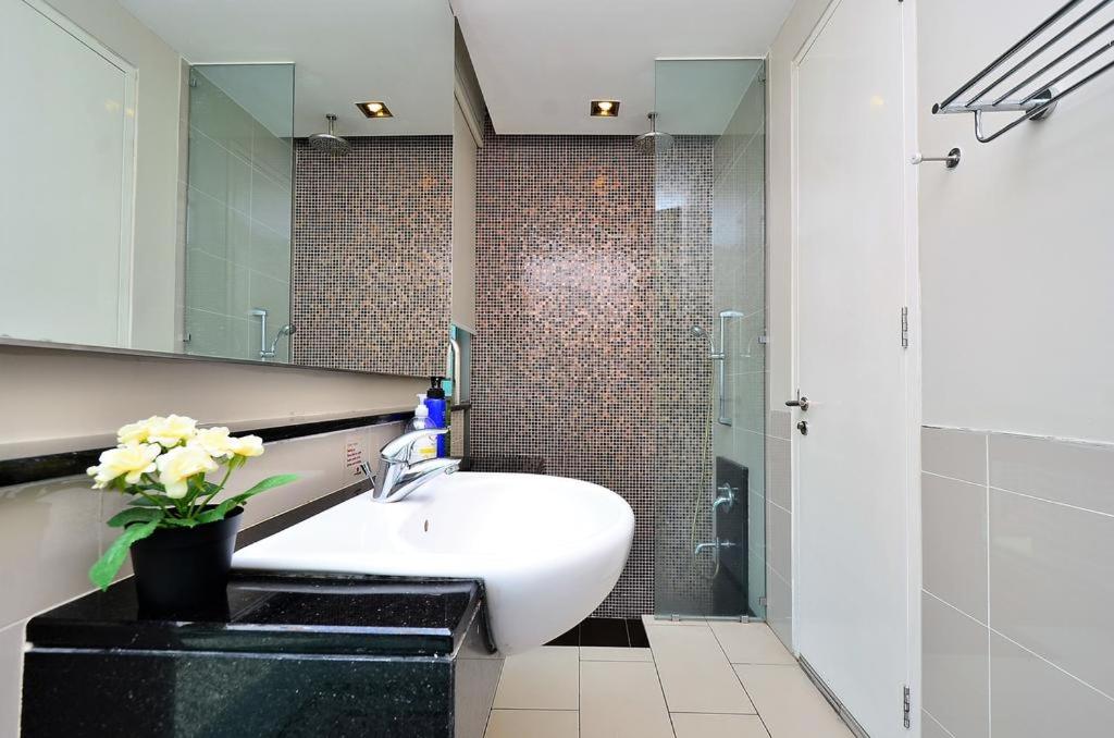 SS Suites Swiss Garden Residences