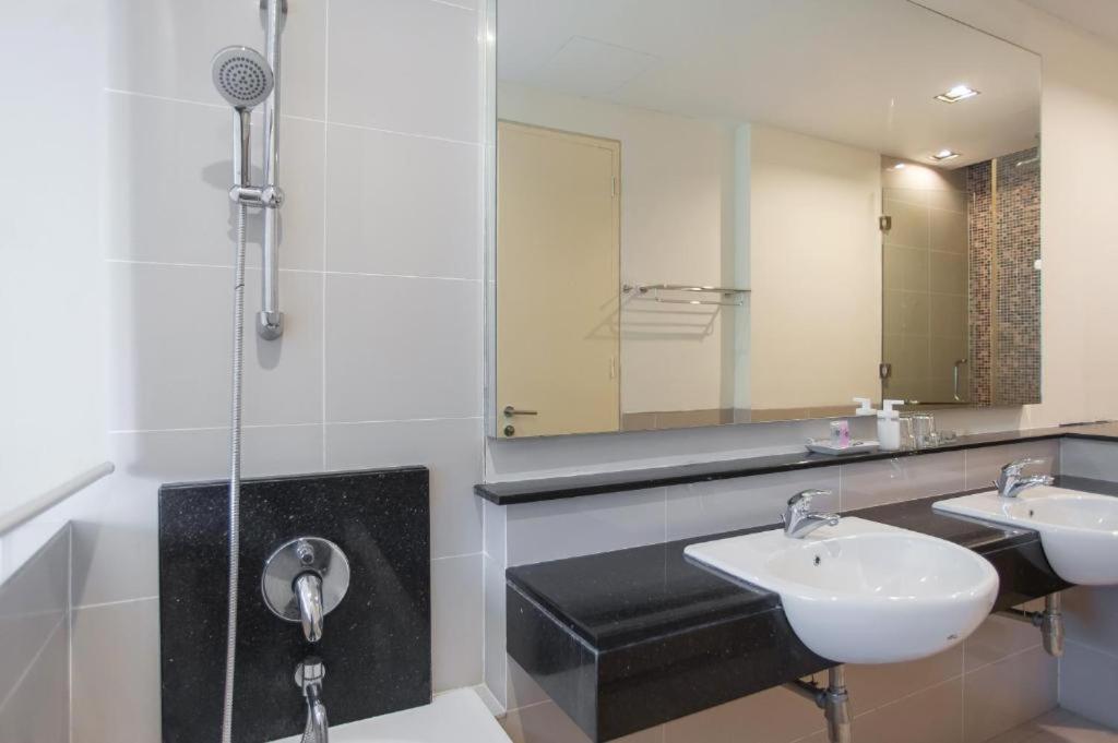 SS Suites Swiss Garden Residences