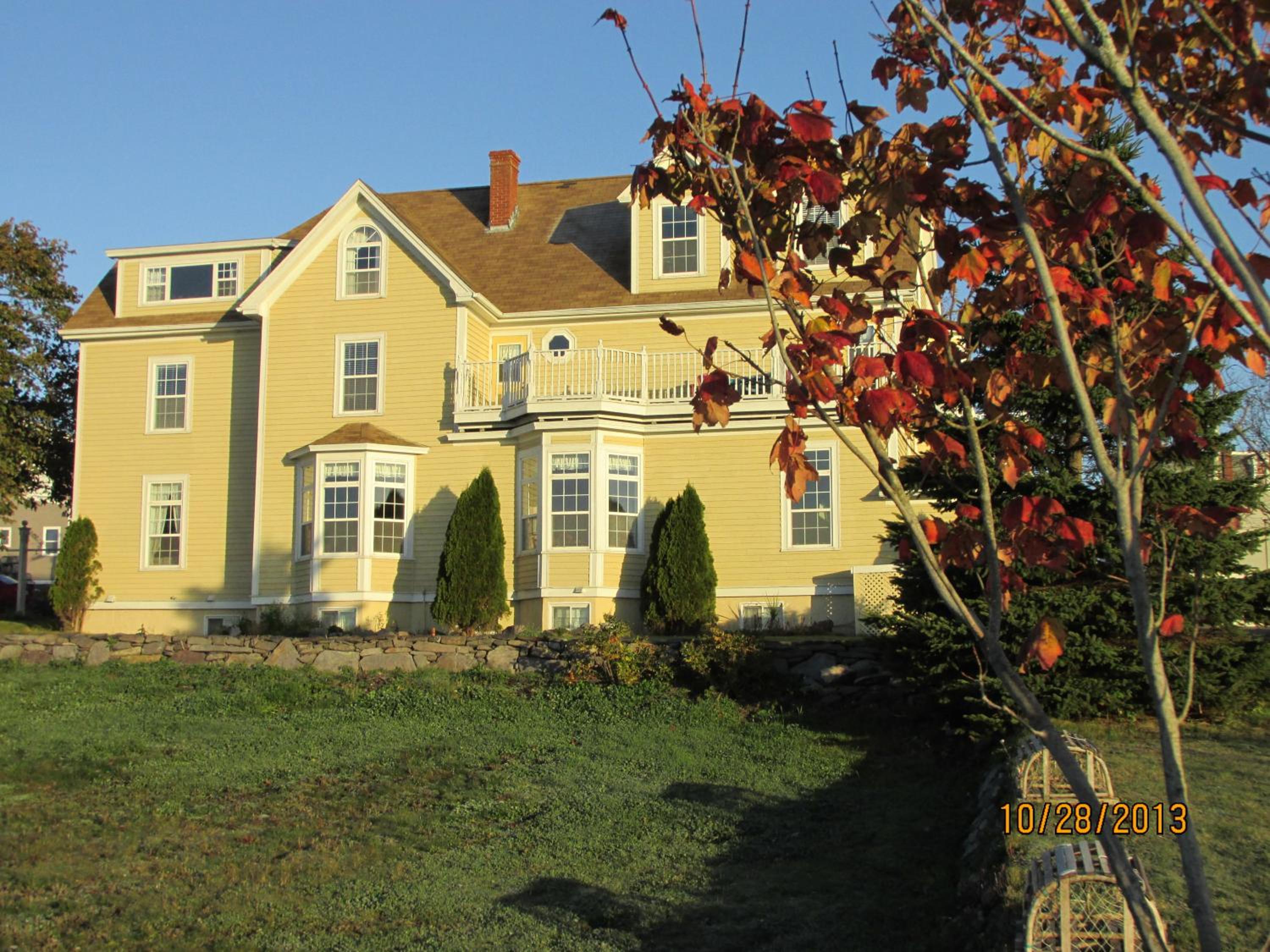 Louisbourg Harbour Inn