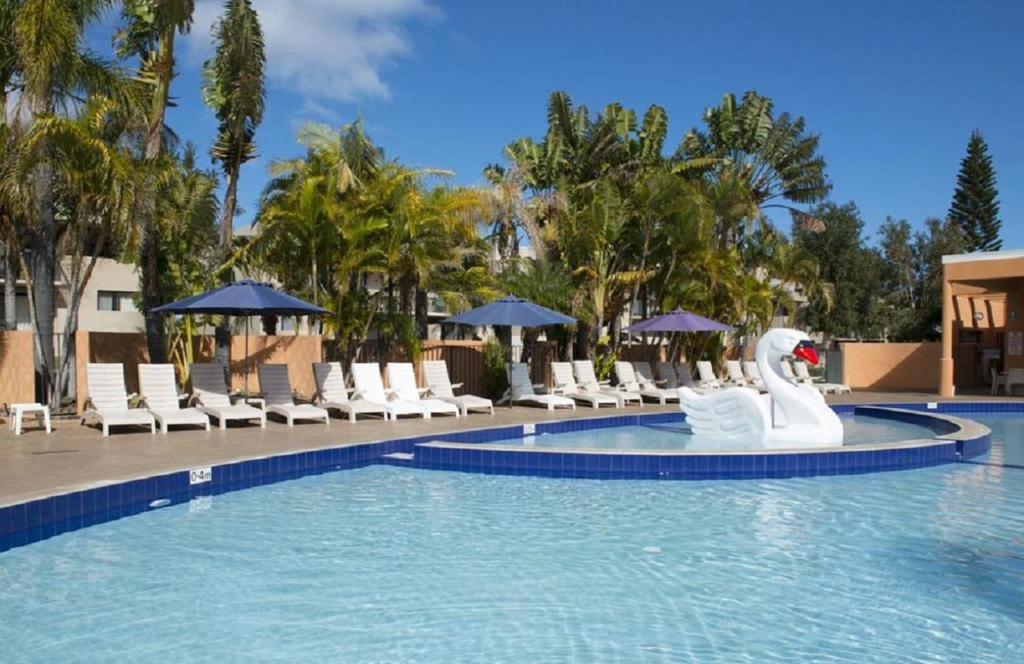 Riverview Holliday villa with River Views and Pool