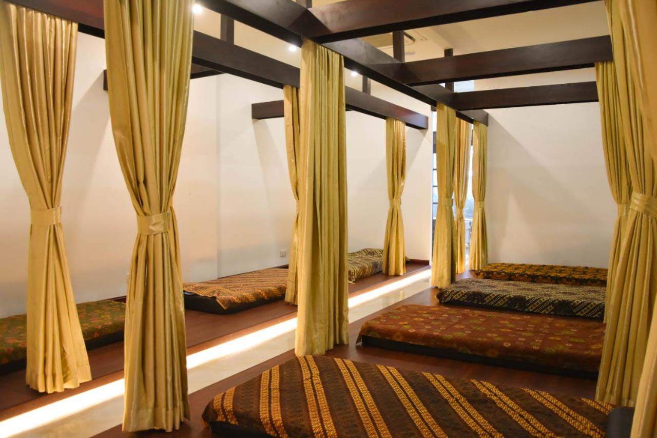 Green Rose Hotel