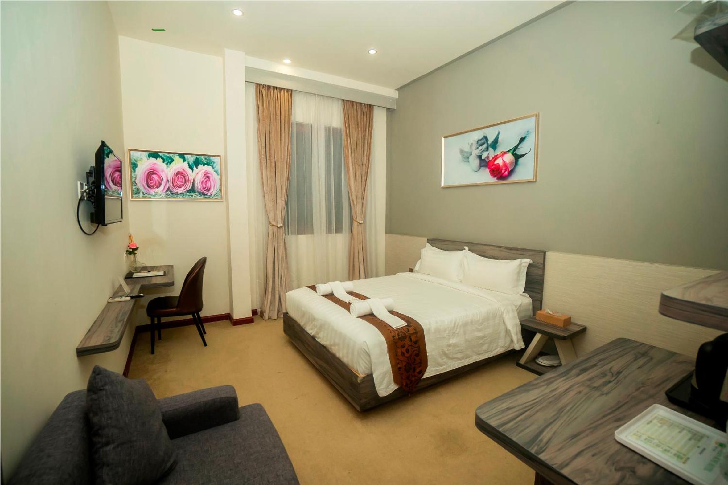 Green Rose Hotel