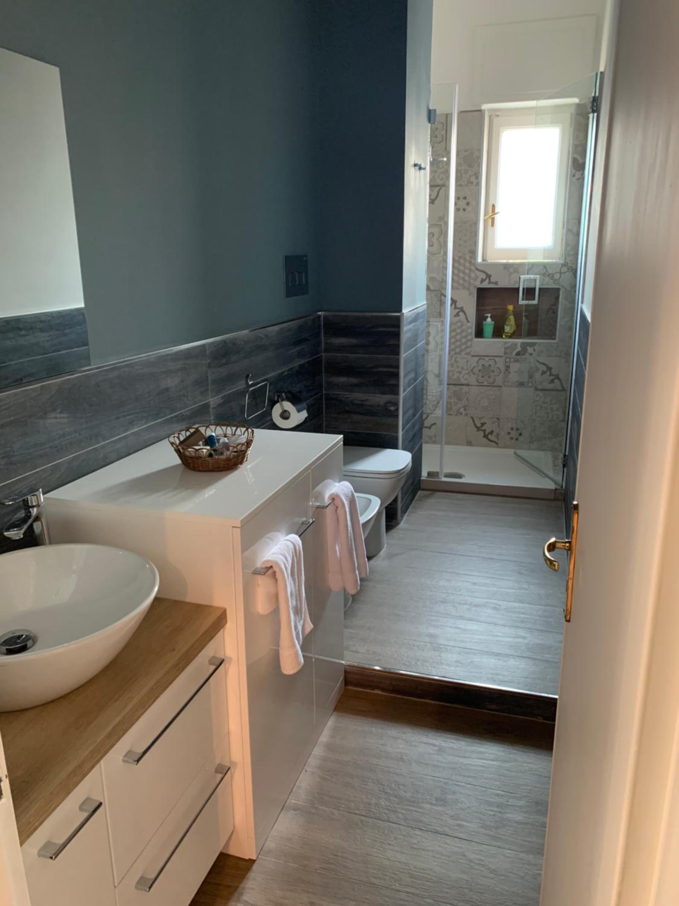 Blue Home en Salerno — bathroom
