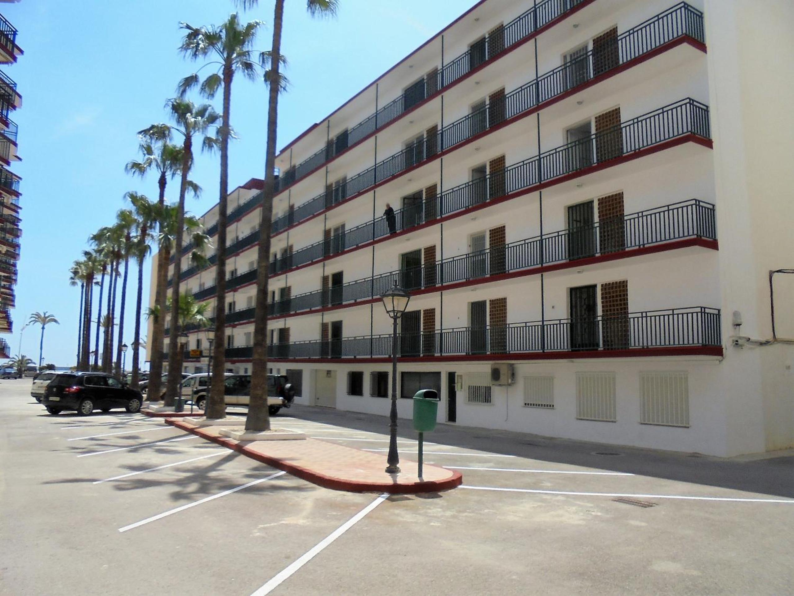 Les Doyes Residencial LEK view 3