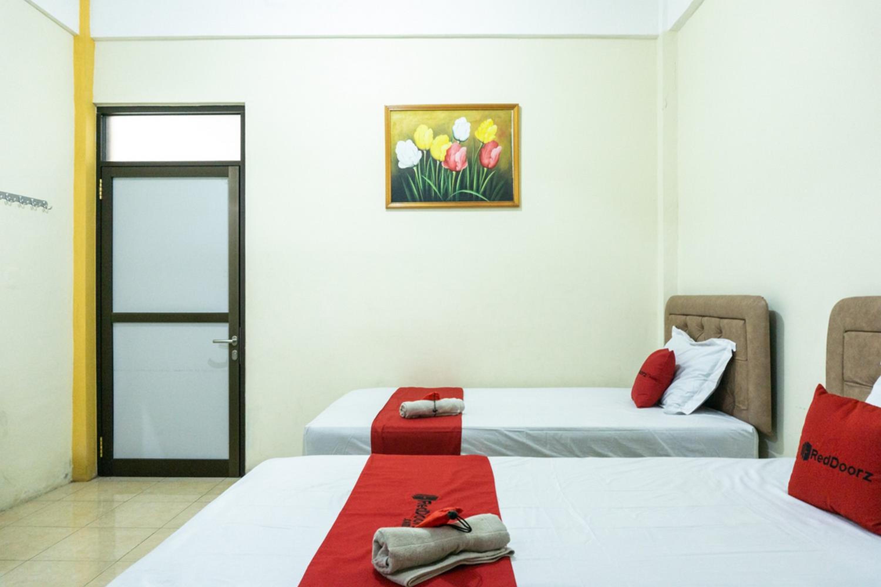 RedDoorz @ Gatot Subroto Ende, Ende - 16