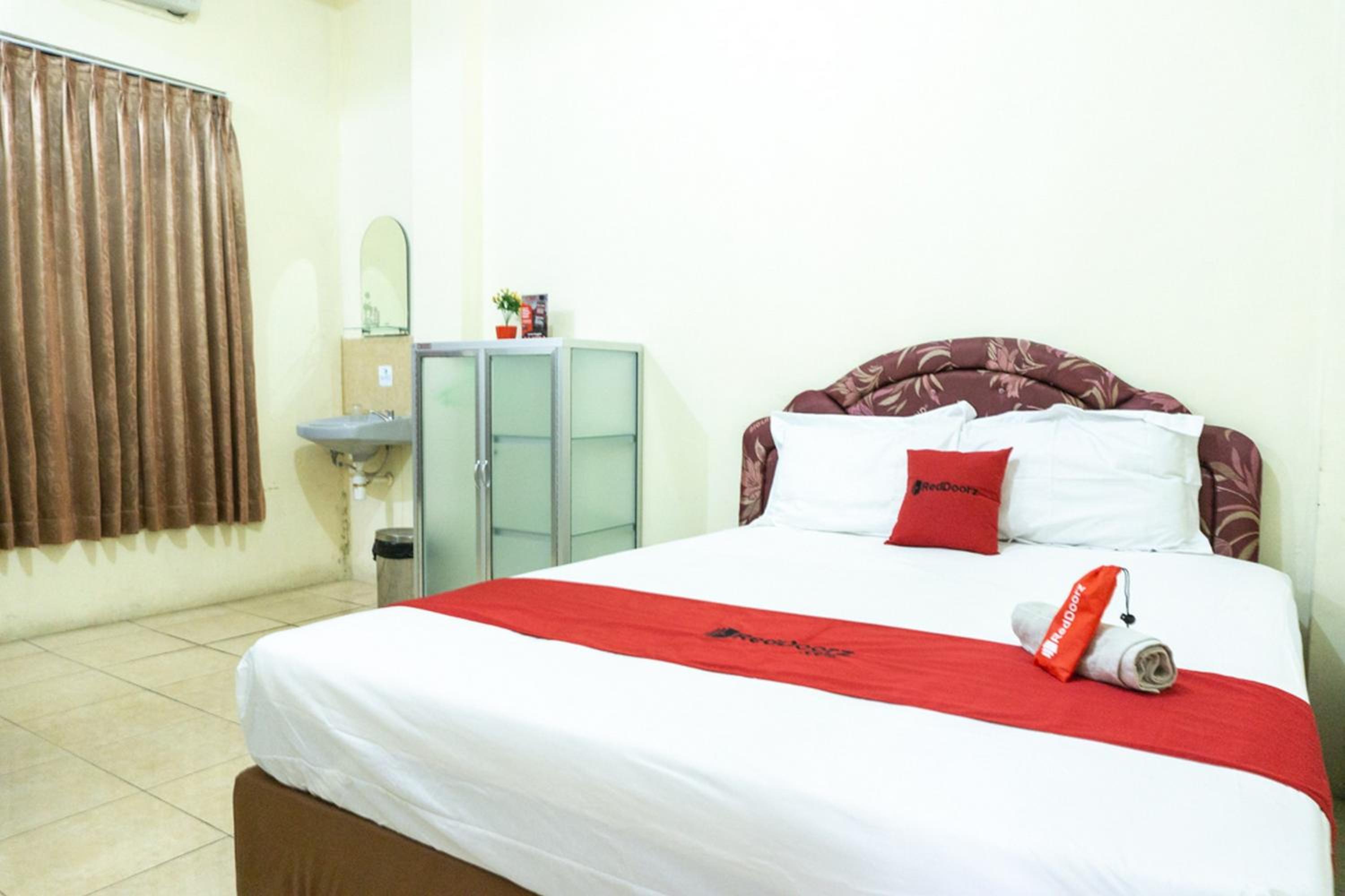 RedDoorz @ Gatot Subroto Ende, Ende - 22