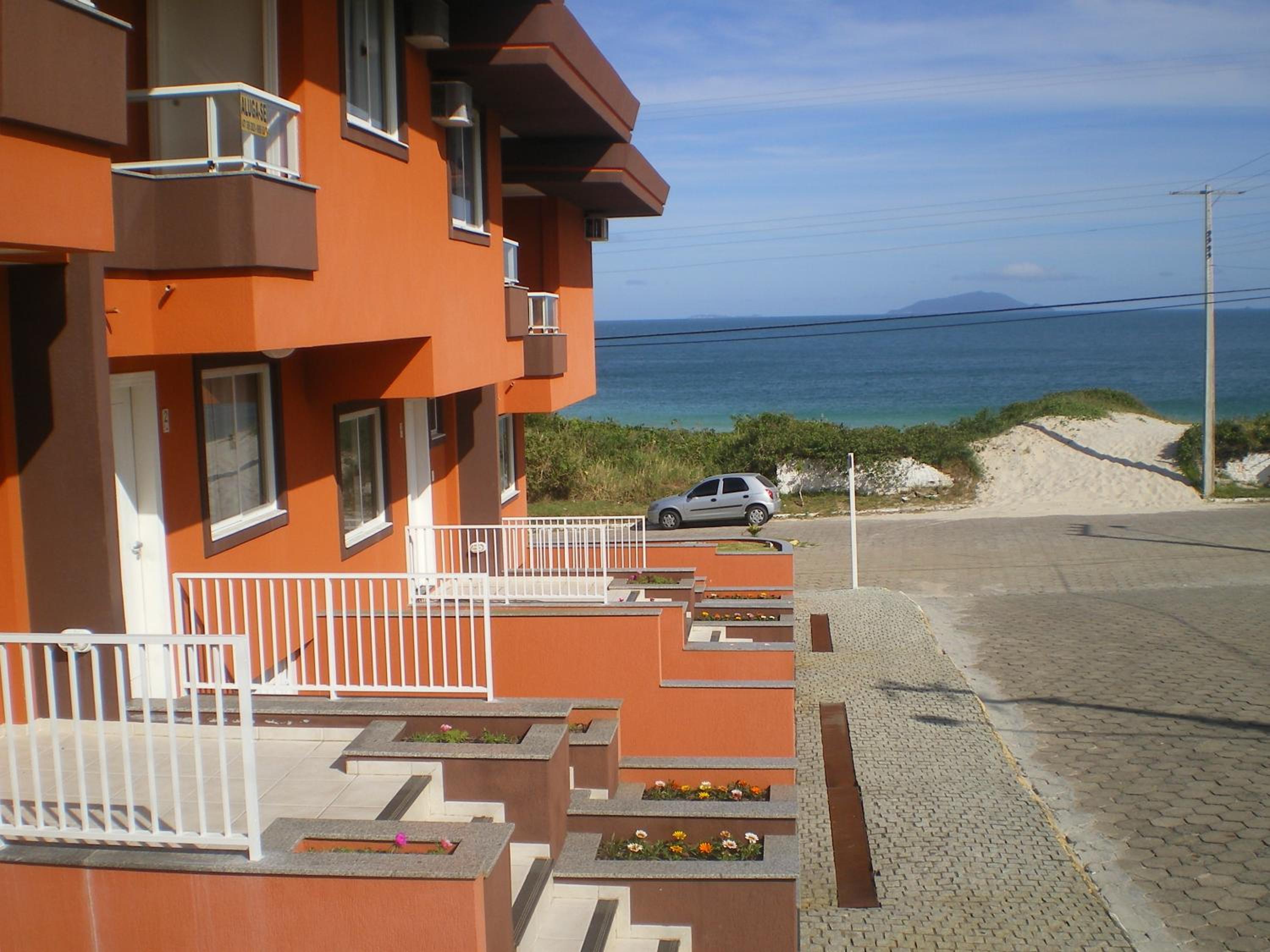 Praia de Quatro Ilhas a 50 metros do mar