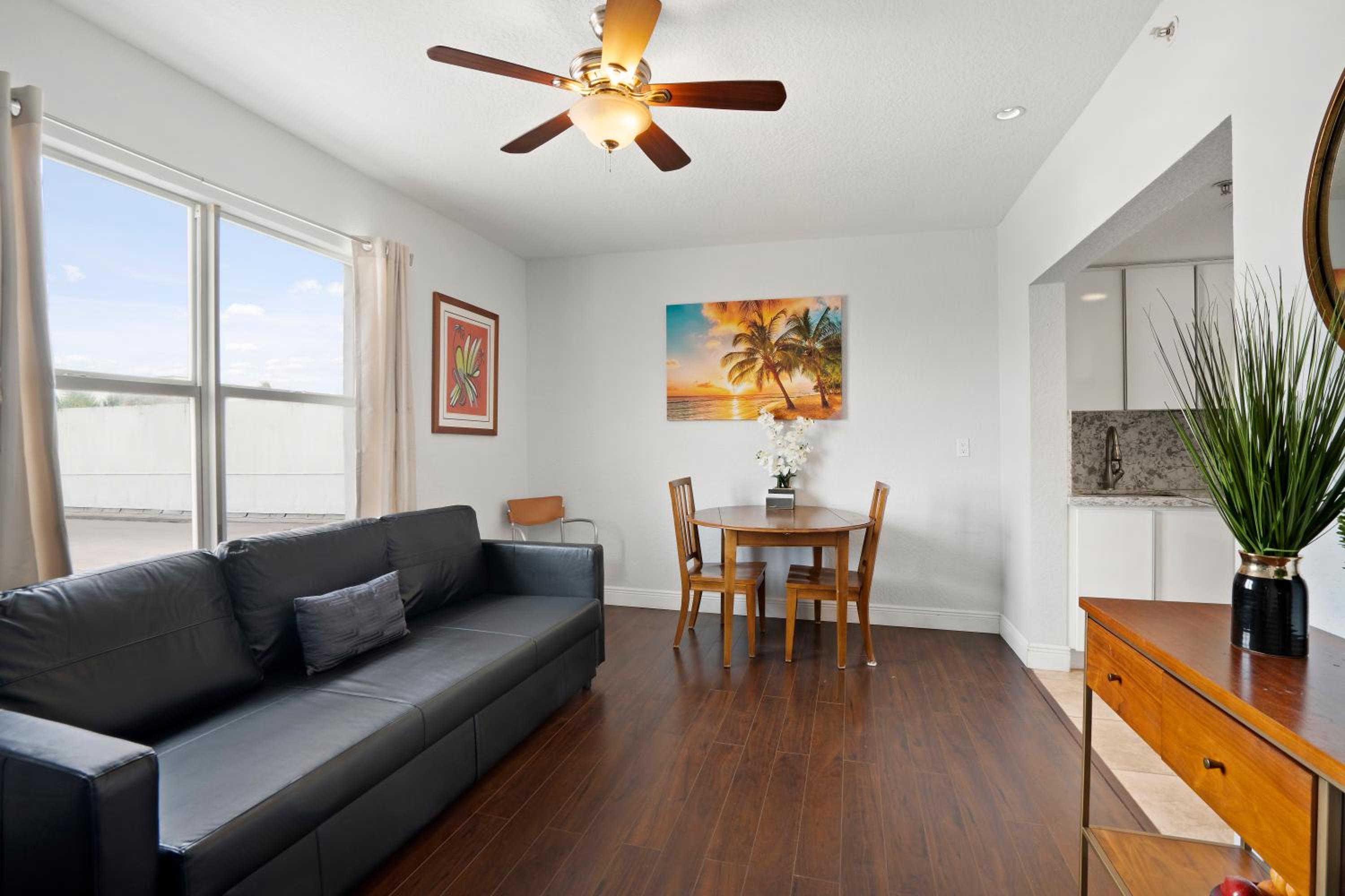 Welworth condo units Miami Beach view 4
