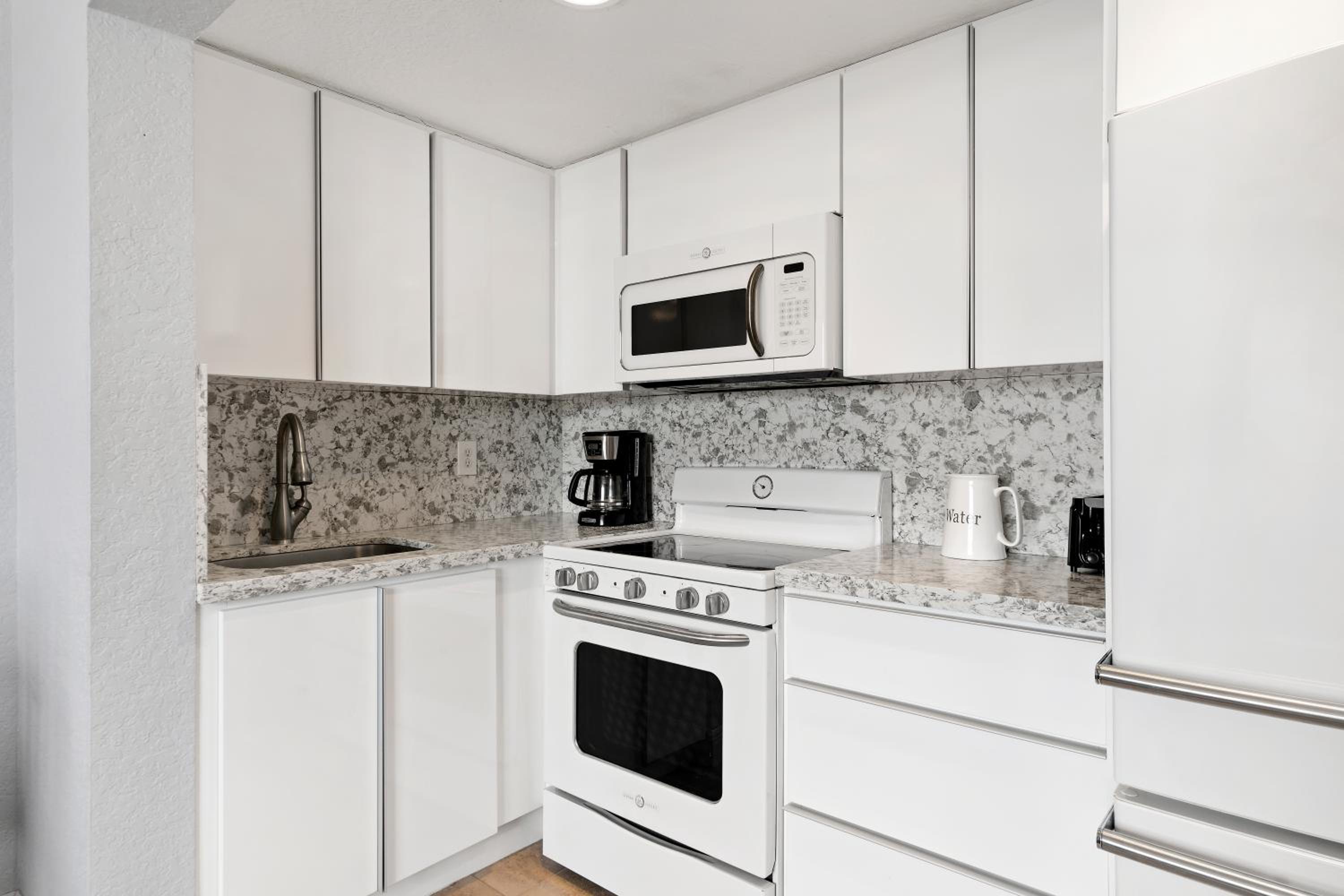 Welworth condo units Miami Beach view 5
