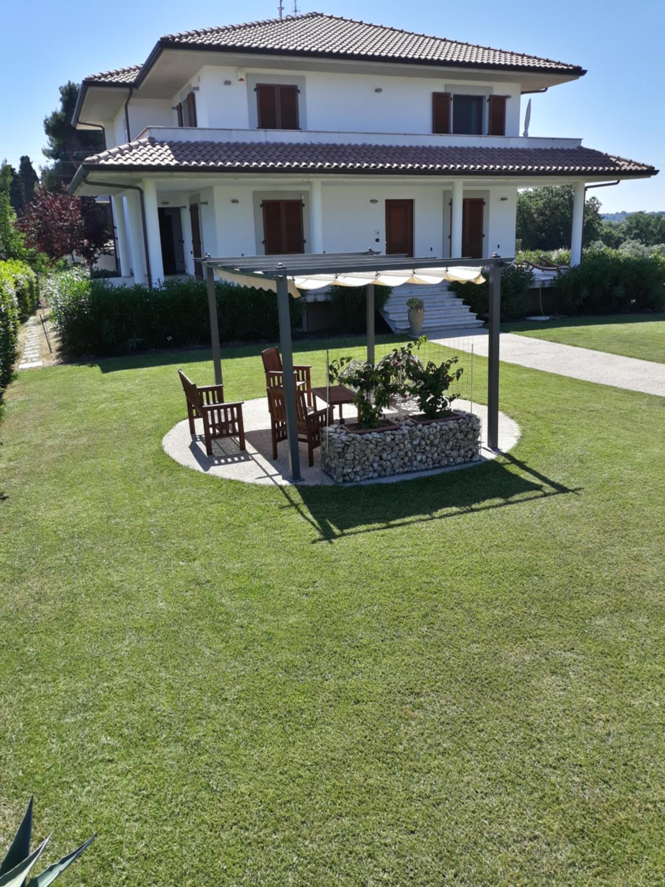 Hotel Il Leone Rosso over the hills of the Trabocchi - Image 1