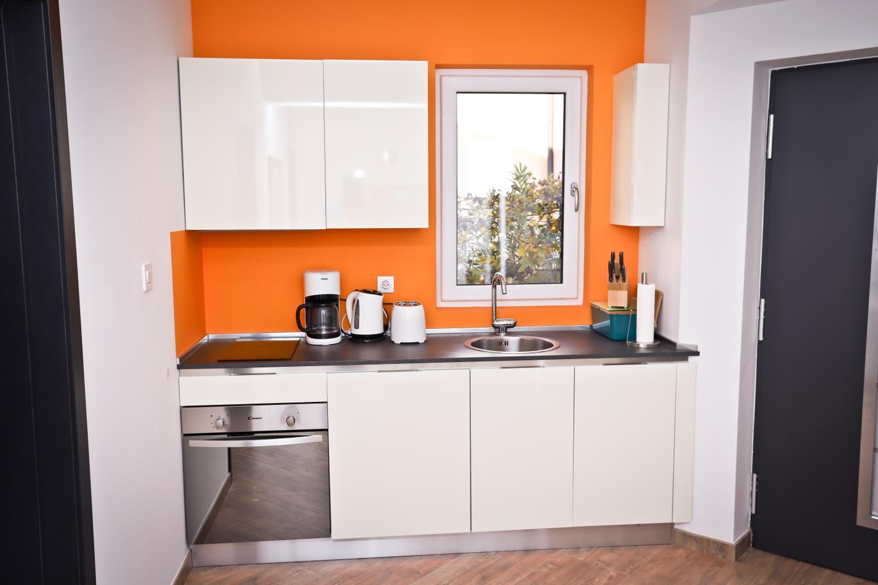 Apartment I&I