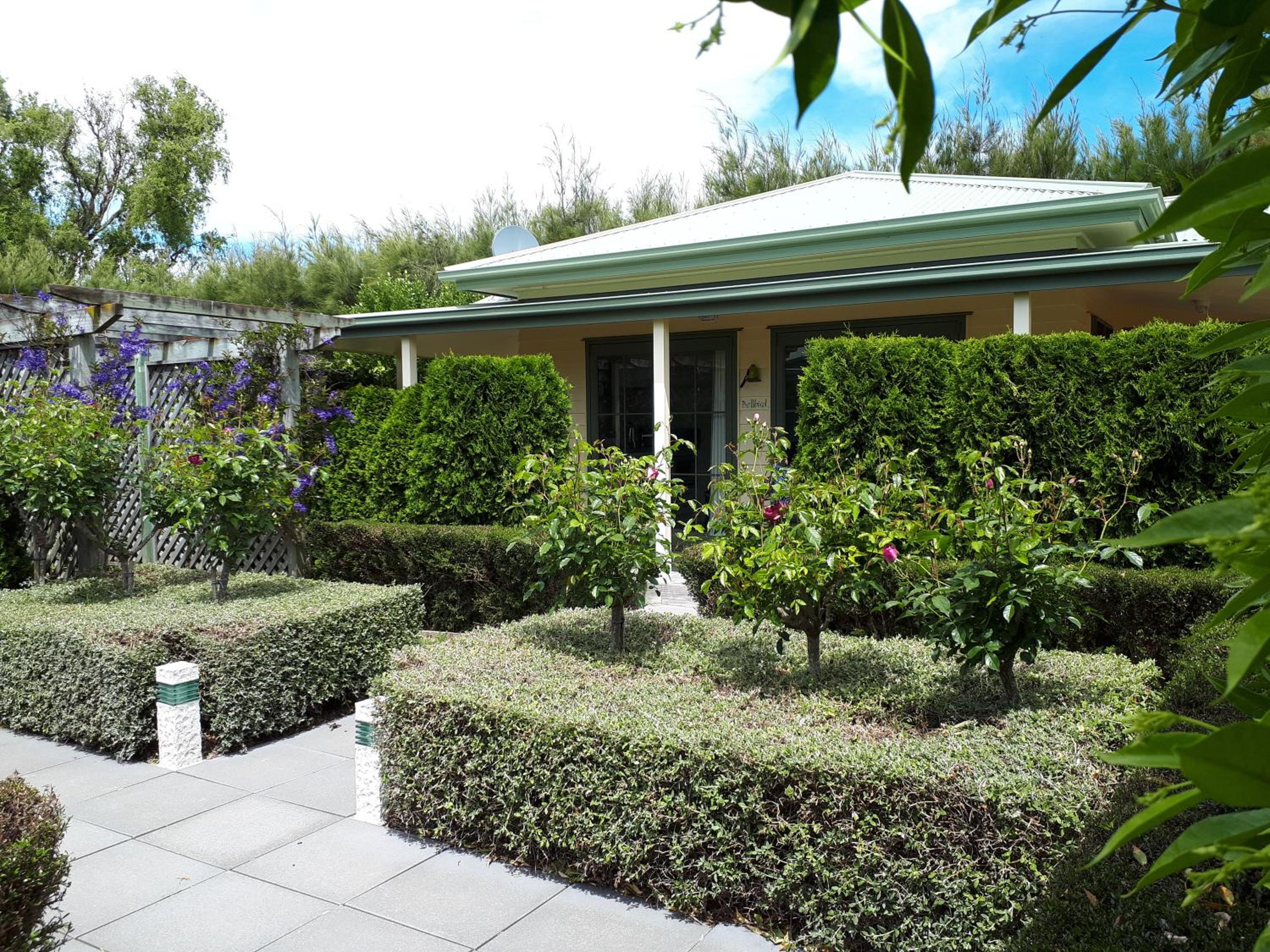 Clive Colonial Cottages