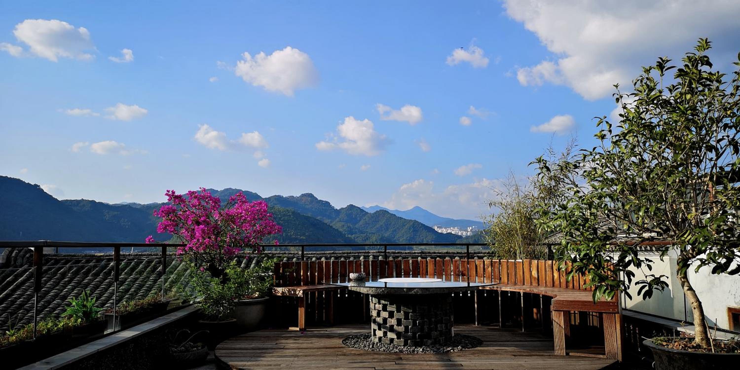 Shan Ju Qiu Ming Floral Hotel in Tengchong 花筑 腾冲山居秋暝精品客栈