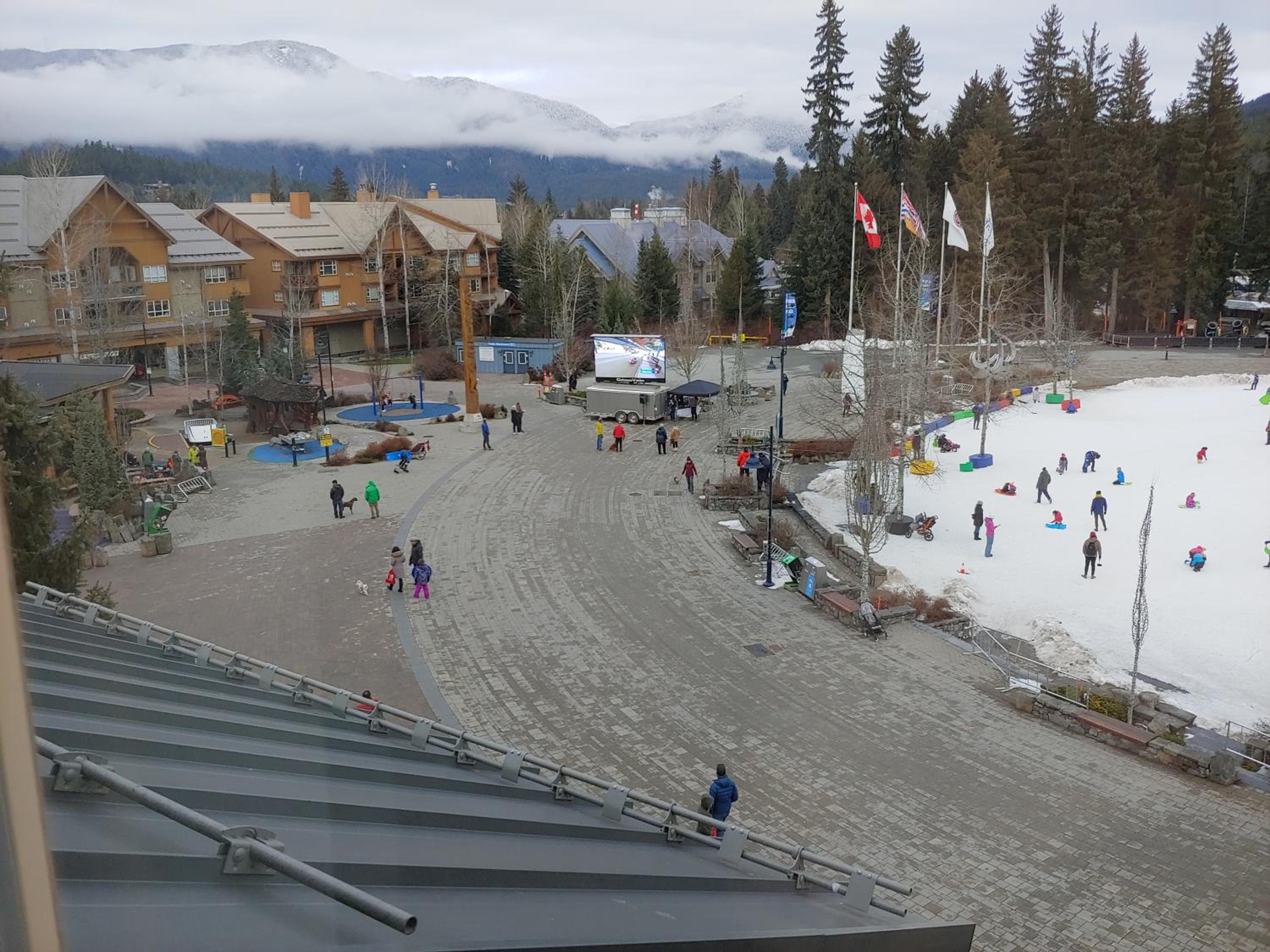 Tyndalstone Lodge 3 Bedroom in the Heart of Village North Whistler