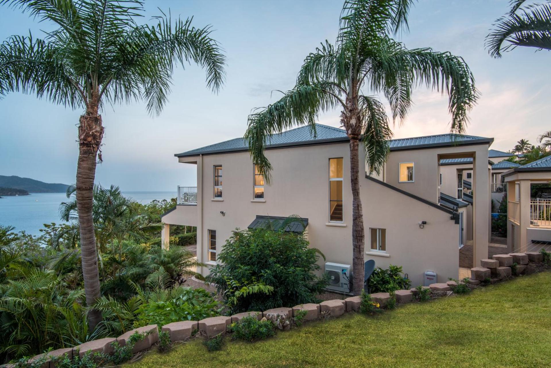 La Bella Waters 1 Wide Reaching Ocean Views And Buggy view 2