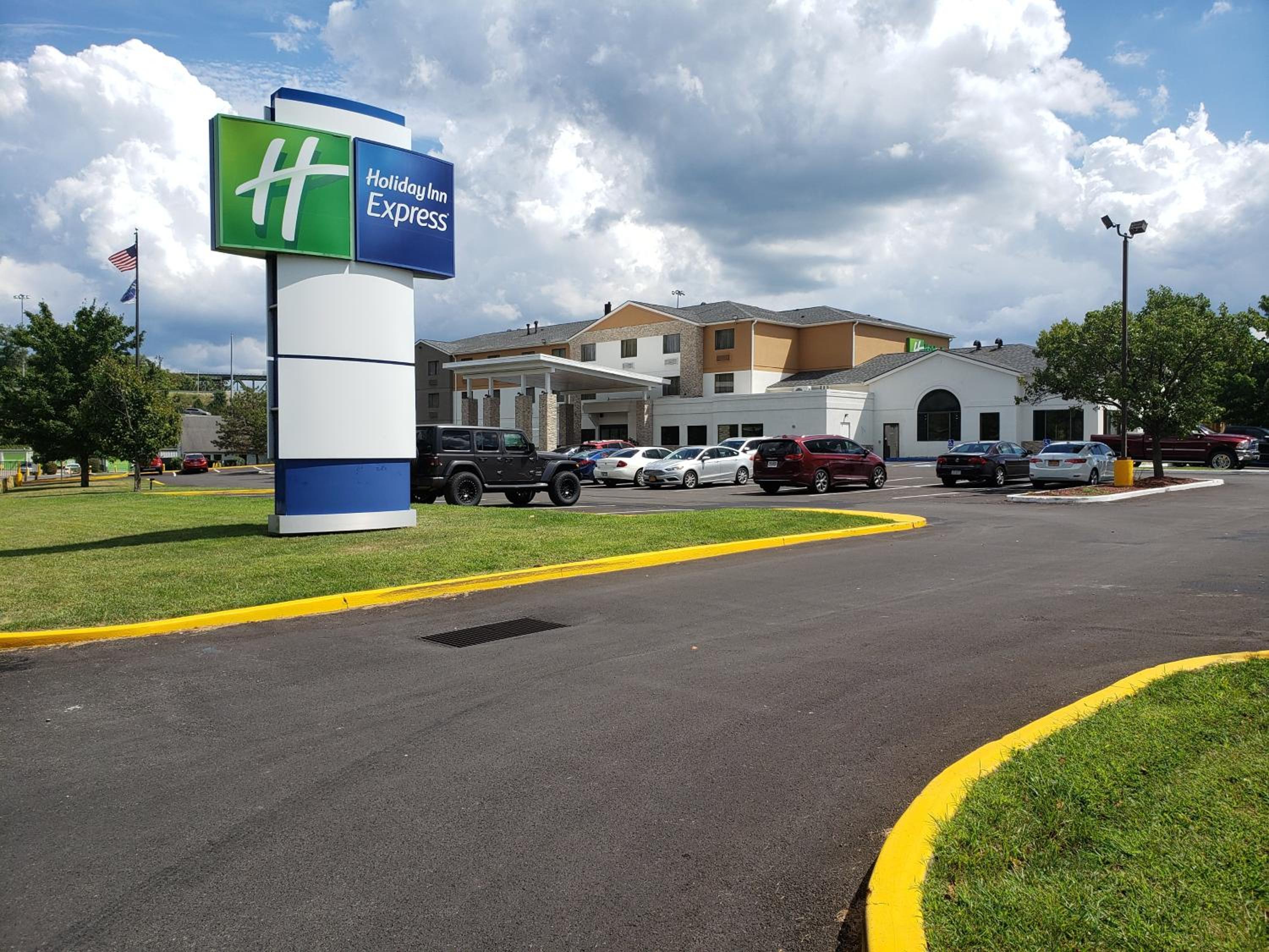 Hotel Holiday Inn Express Pittsburgh-north (harmarville) By Ihg