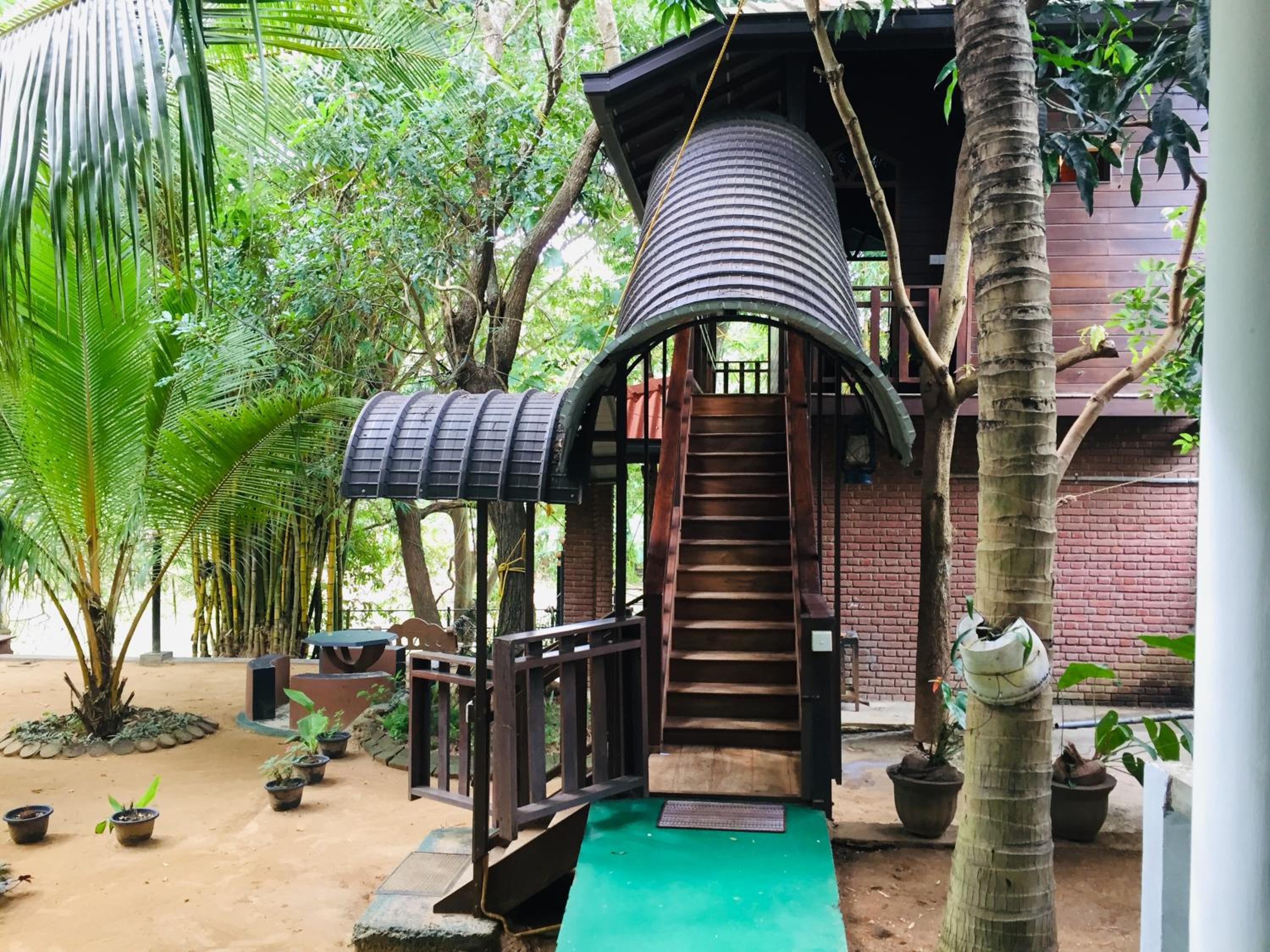 Yala River Face Inn
