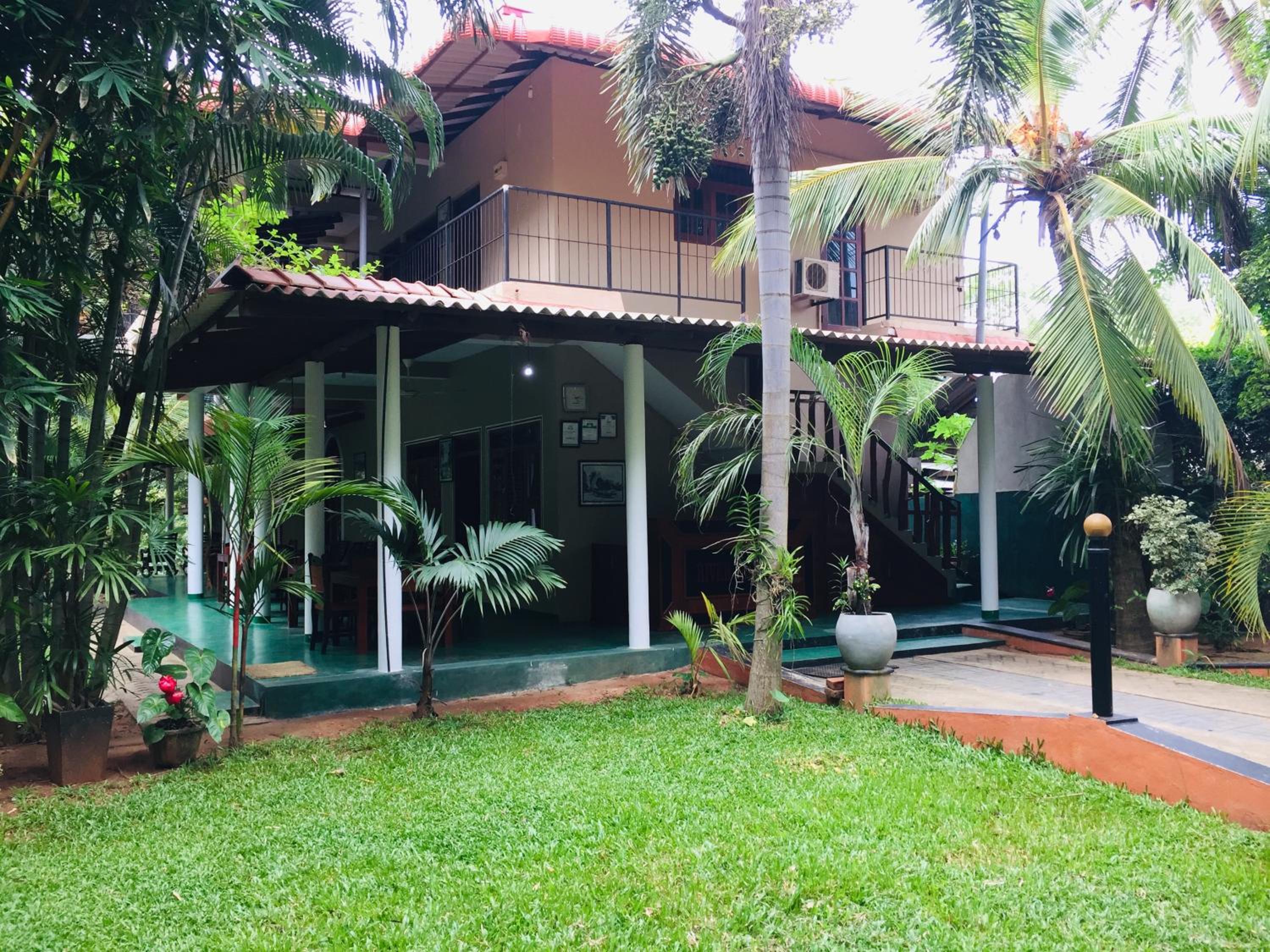 Yala River Face Inn