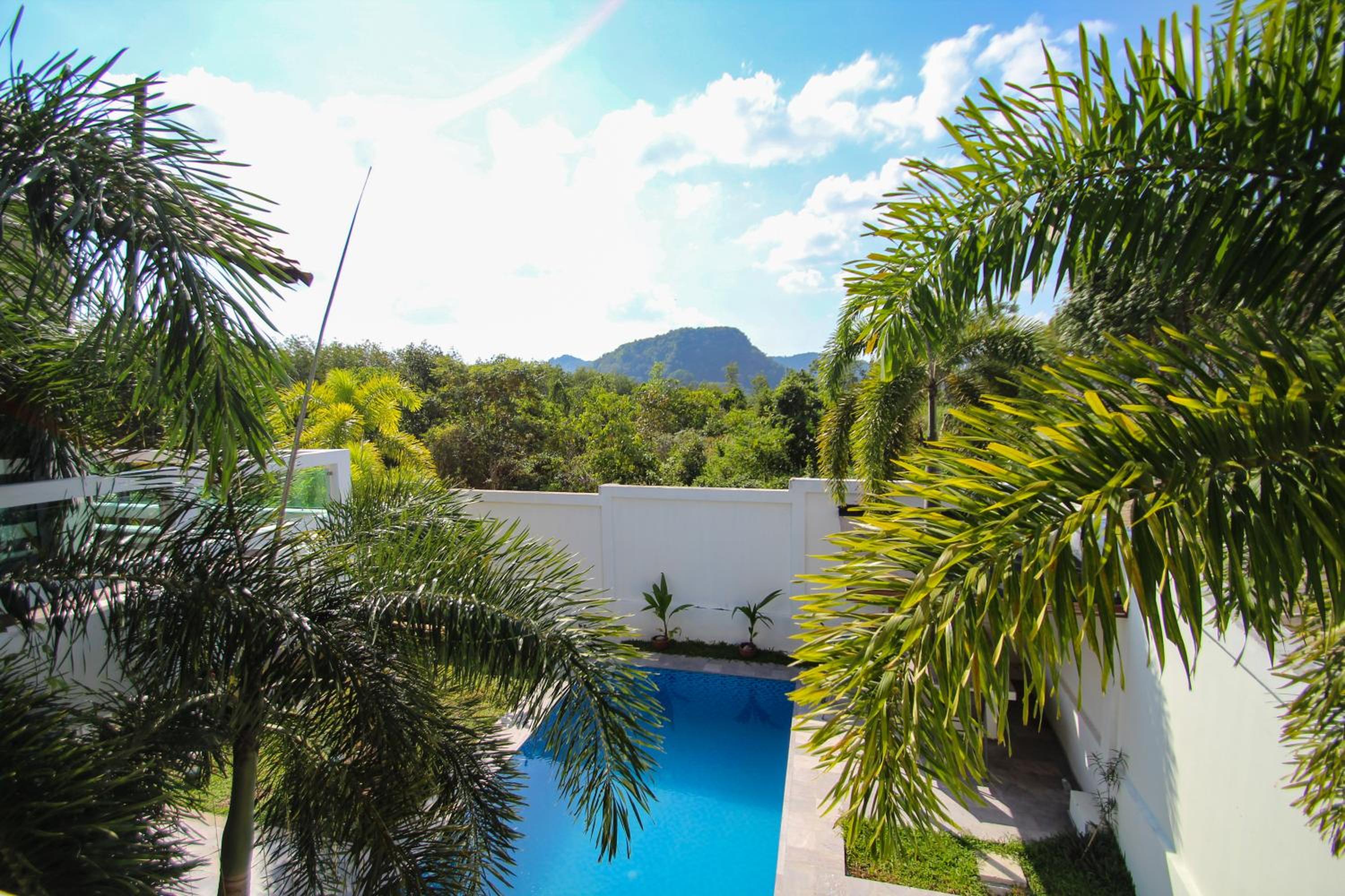 Resona Pool Villa view 2