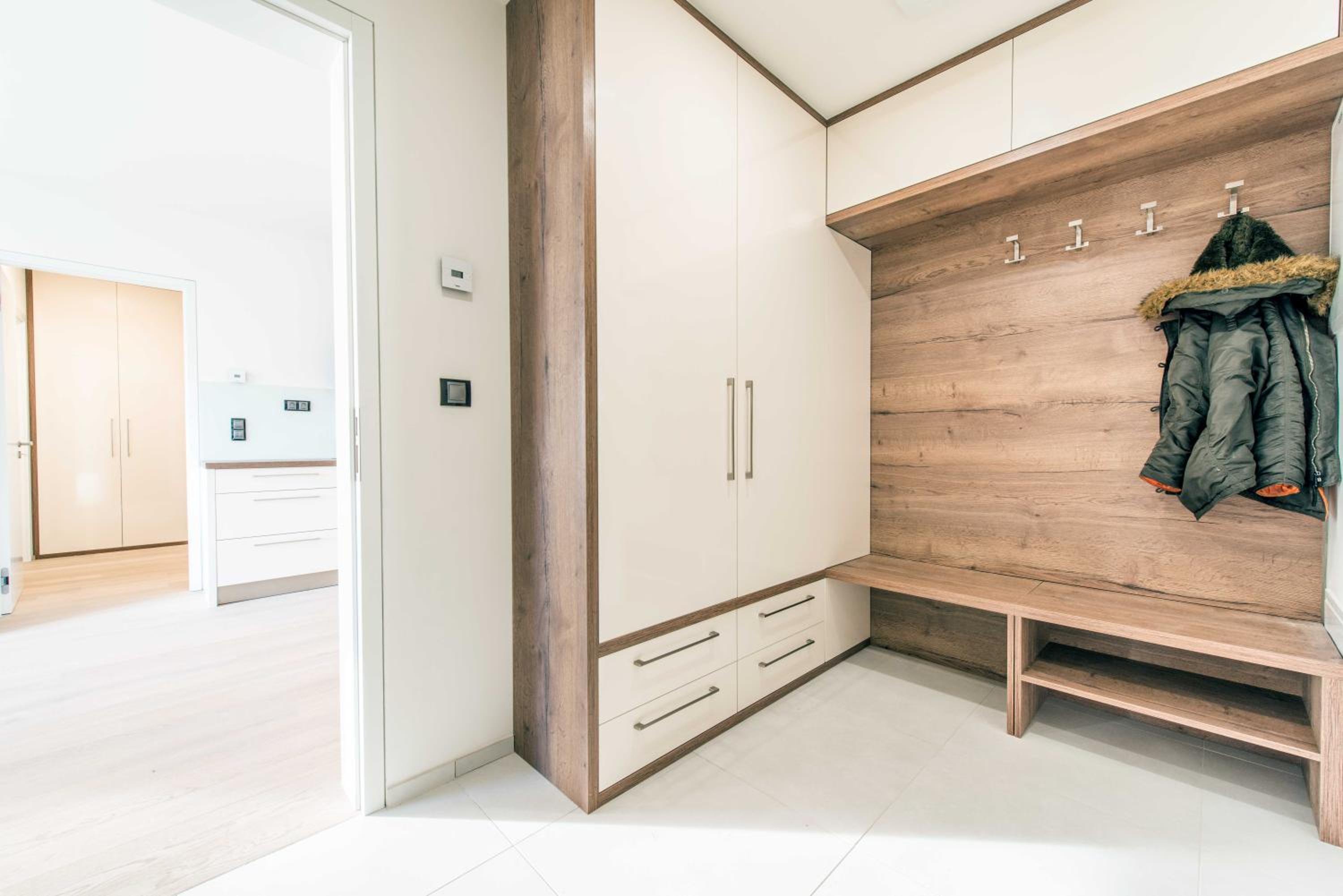 Quiet & new apartment near city center with garage