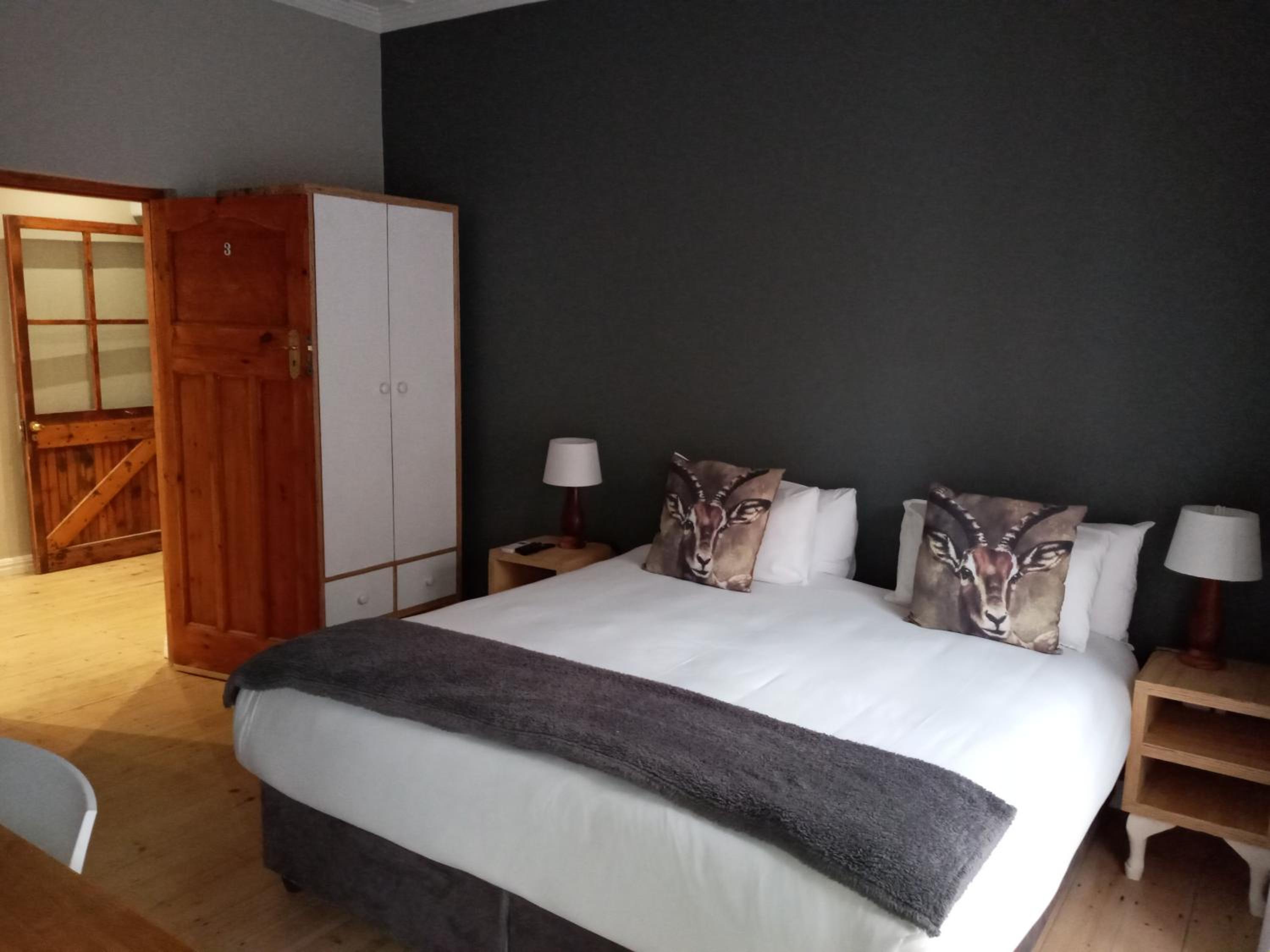 Two Fat Owls Guesthouse