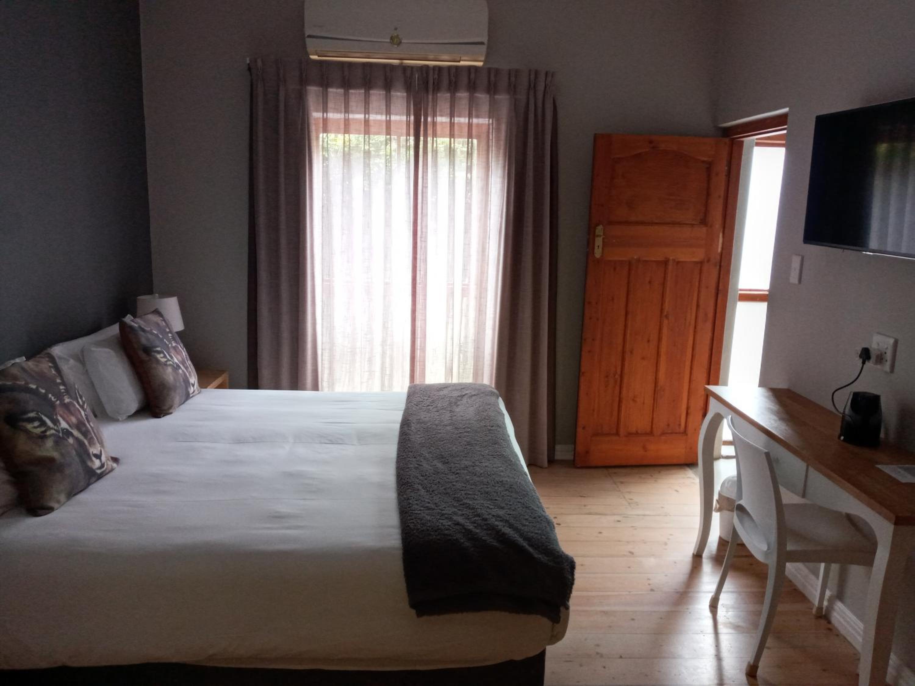 Two Fat Owls Guesthouse