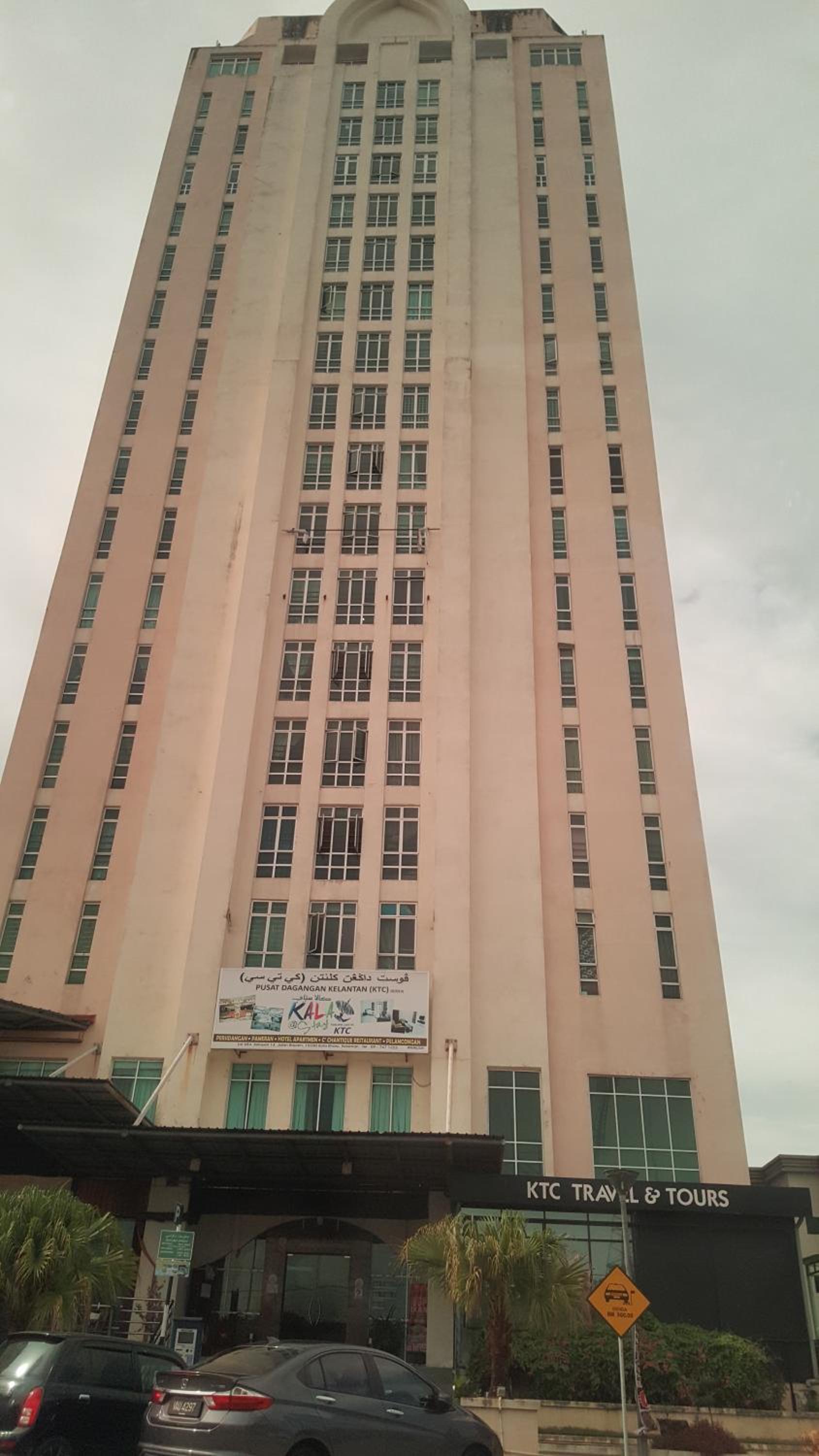 CmK STUDIO APARTMEN KTC#Netflix photo 1