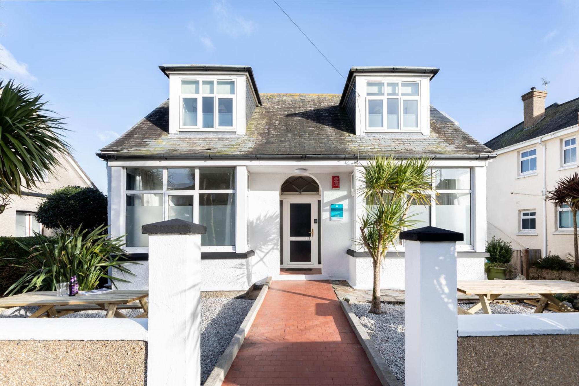 Hotel Oasis House - Image 1