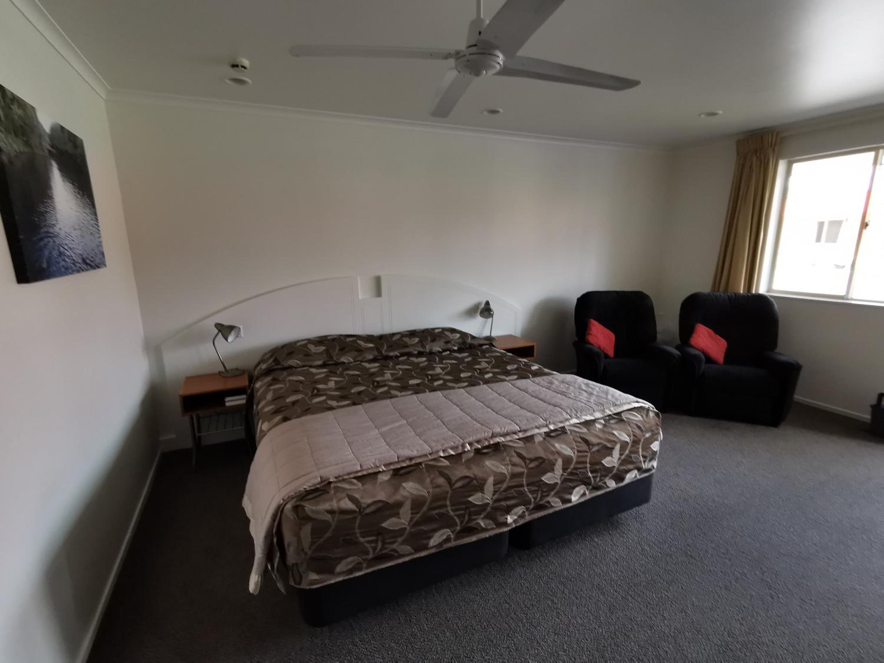 Bks Egmont Motor Lodge