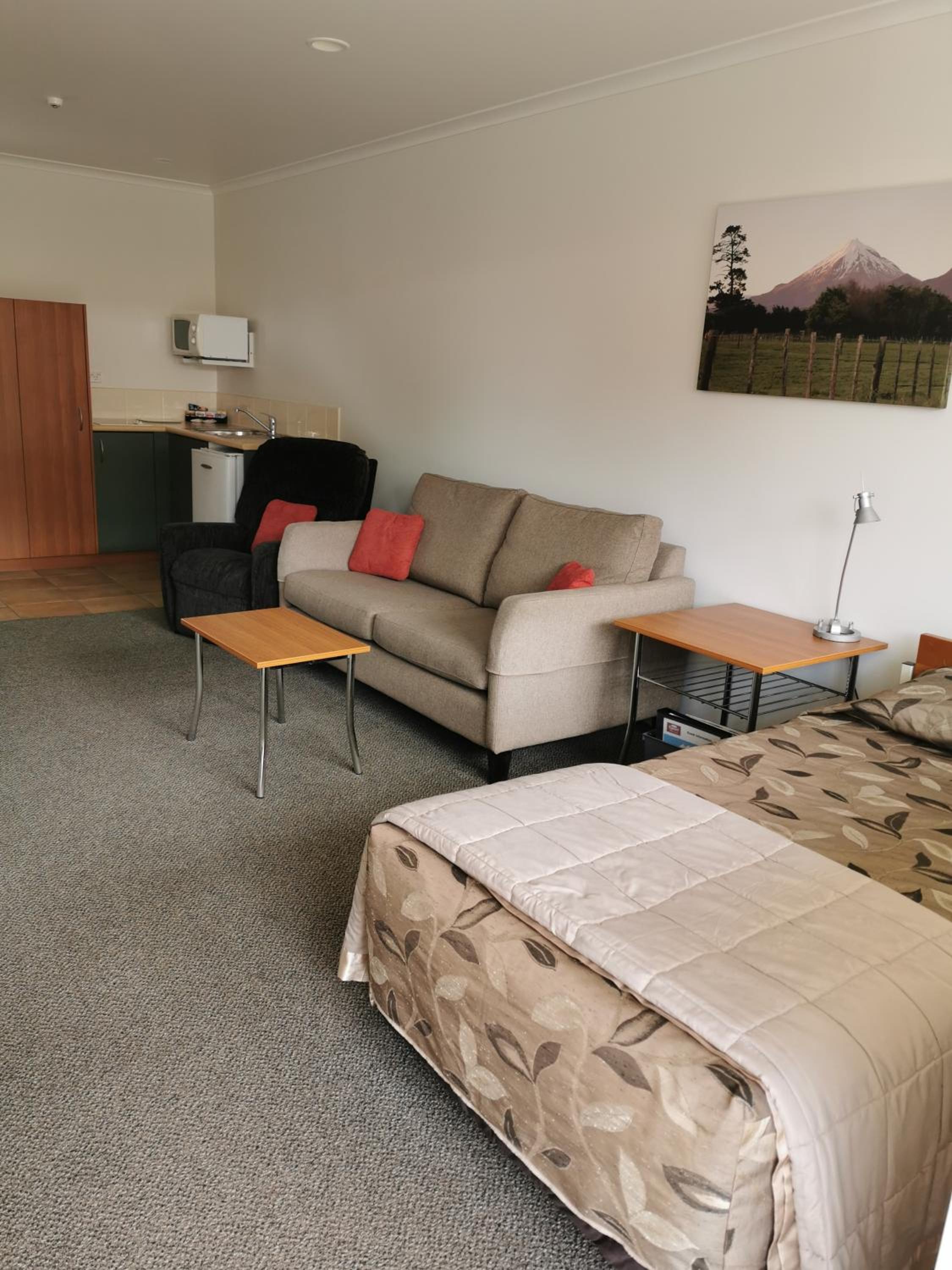 Bks Egmont Motor Lodge