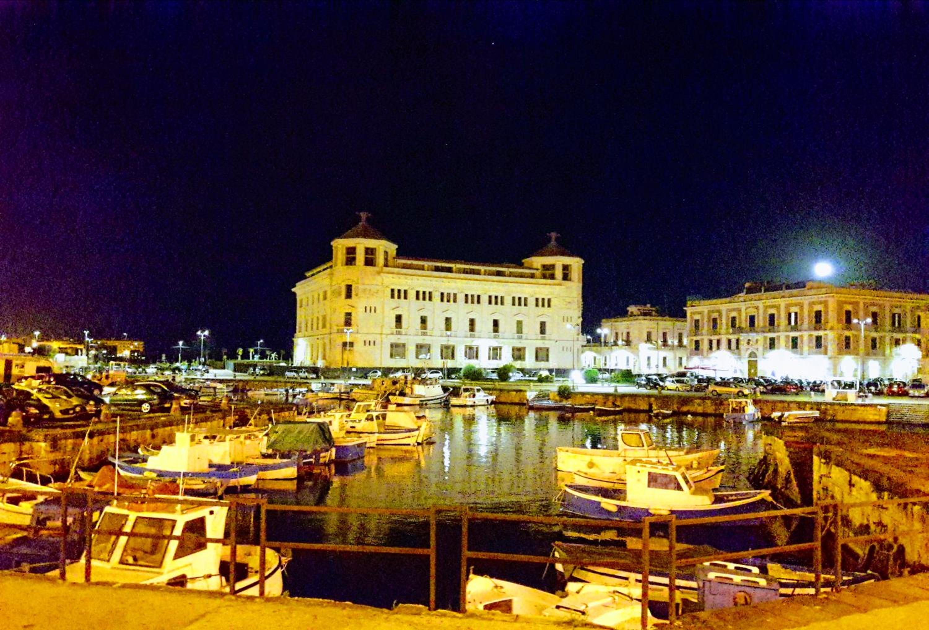 Incantevole appartamento in palazzo storico Ortigia