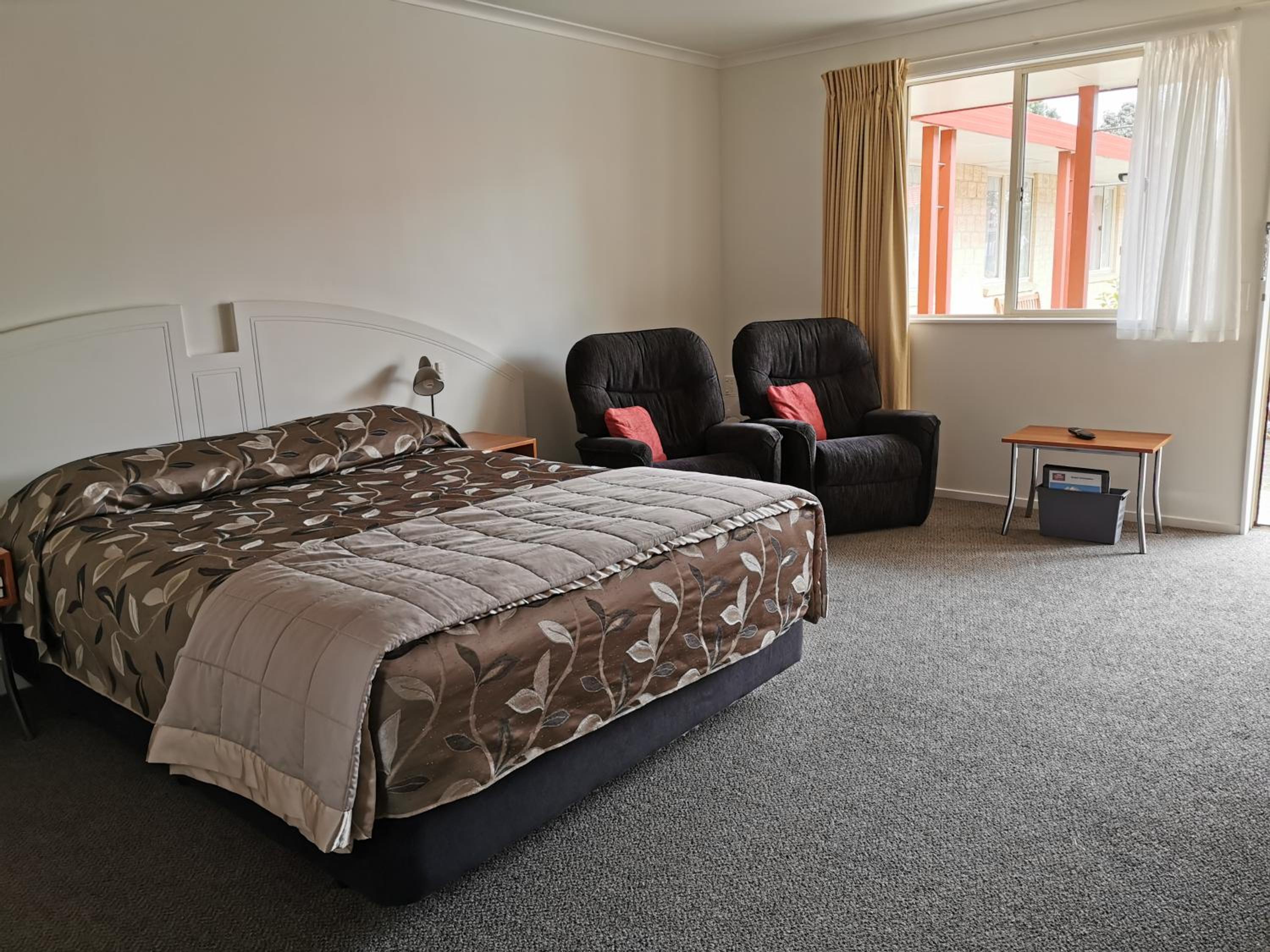 Bks Egmont Motor Lodge