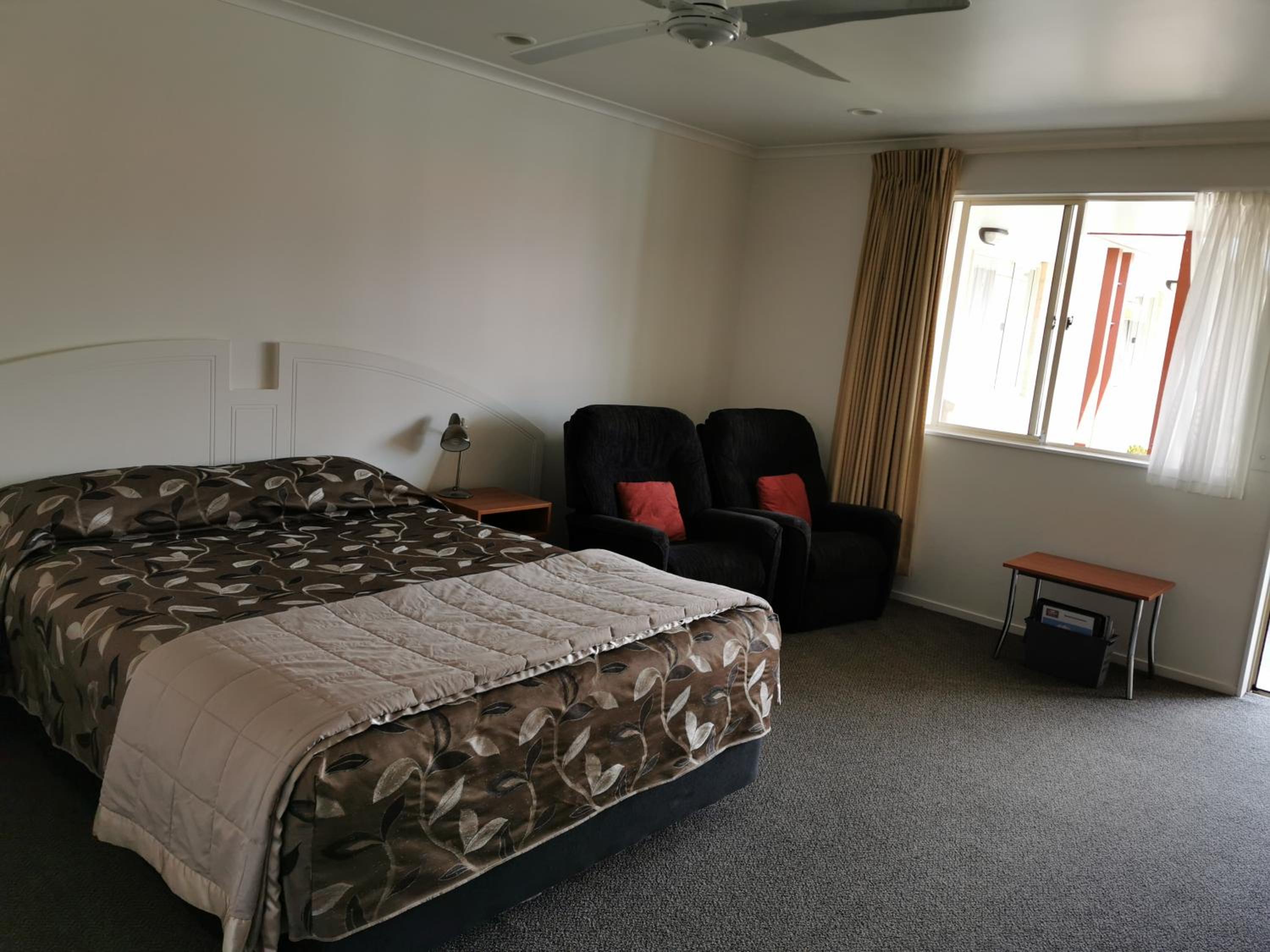 Bks Egmont Motor Lodge