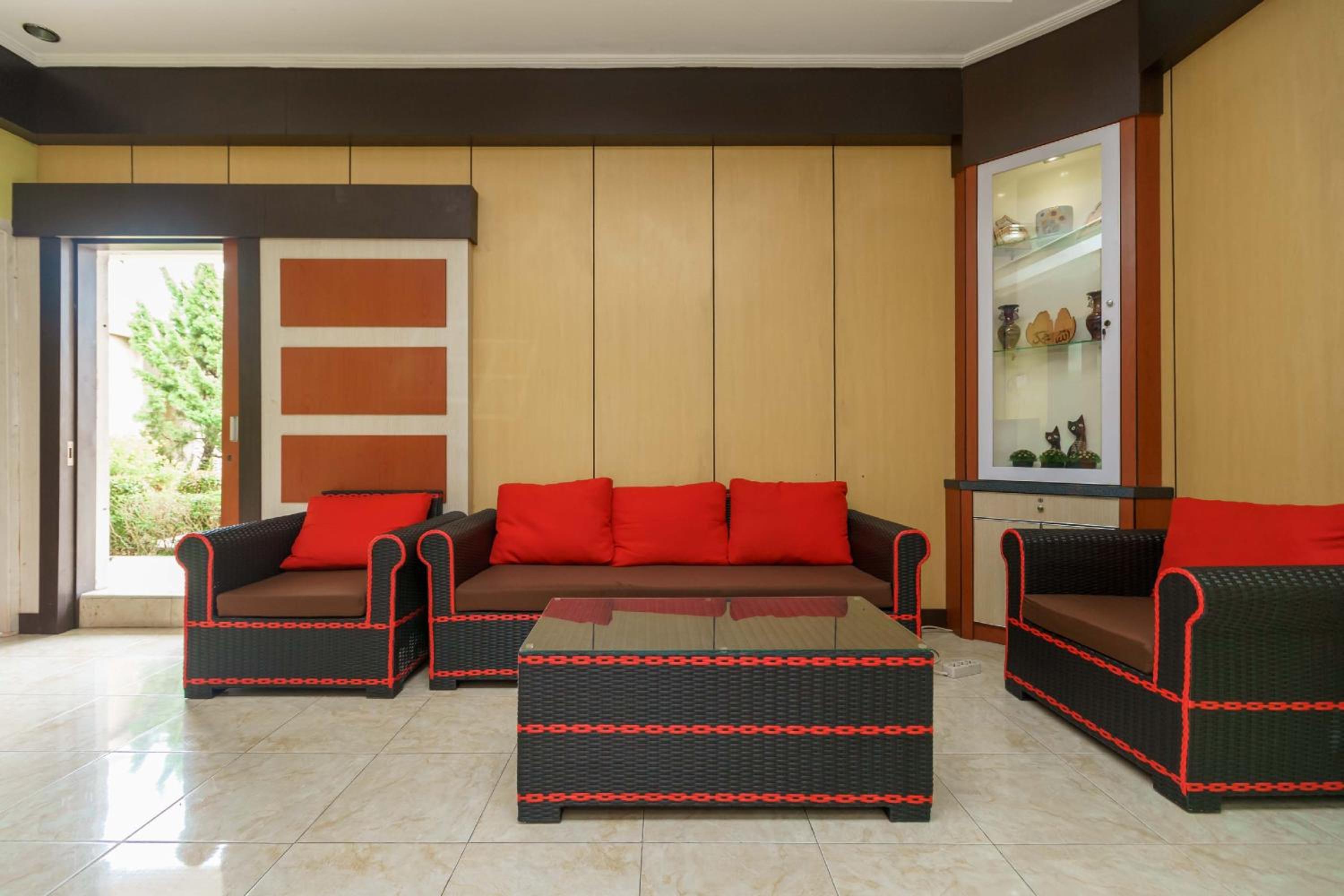 RedDoorz Syariah @ Mora Garden Bungo view 5