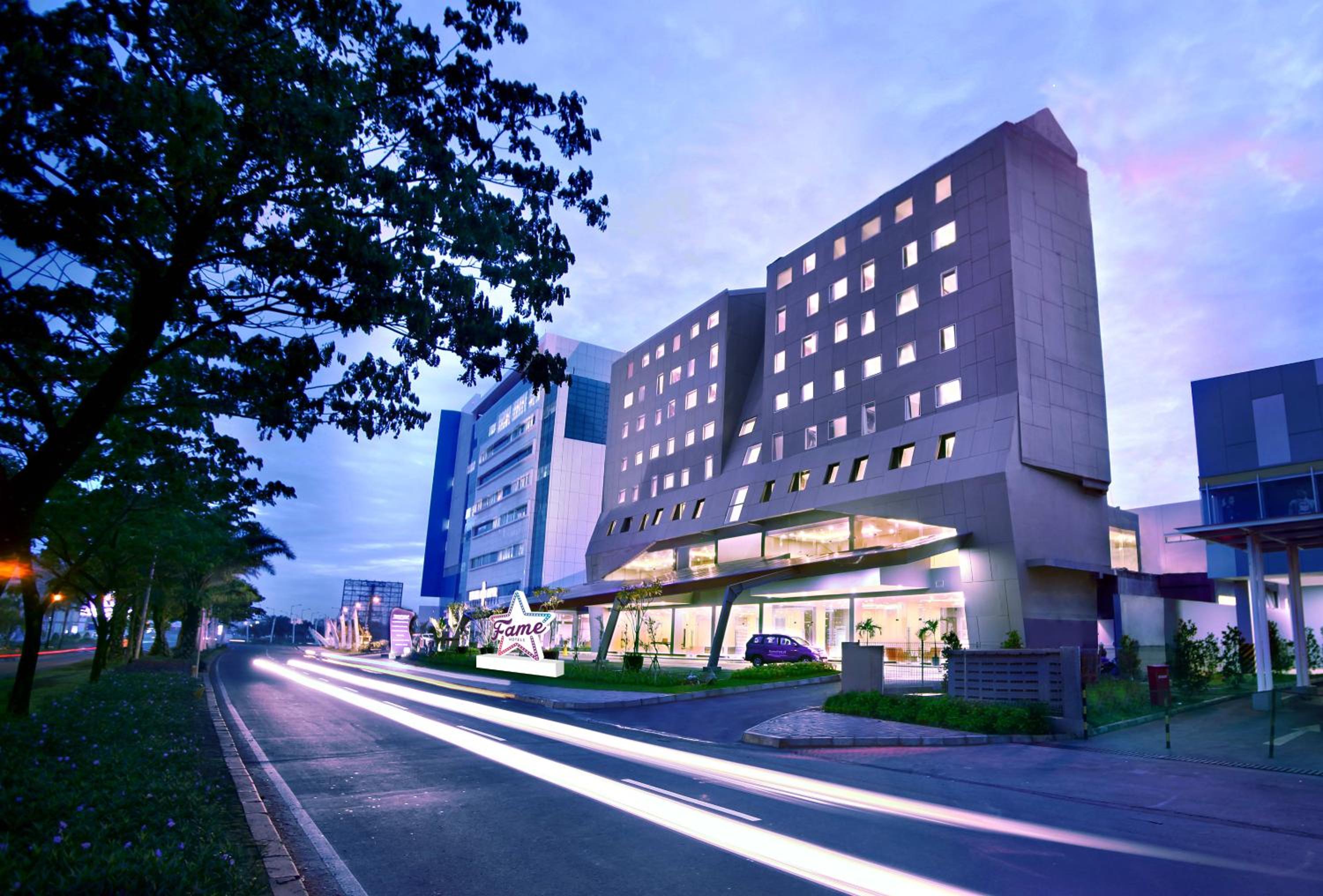 Hotel Fame Hotel Gading Serpong - Image 1