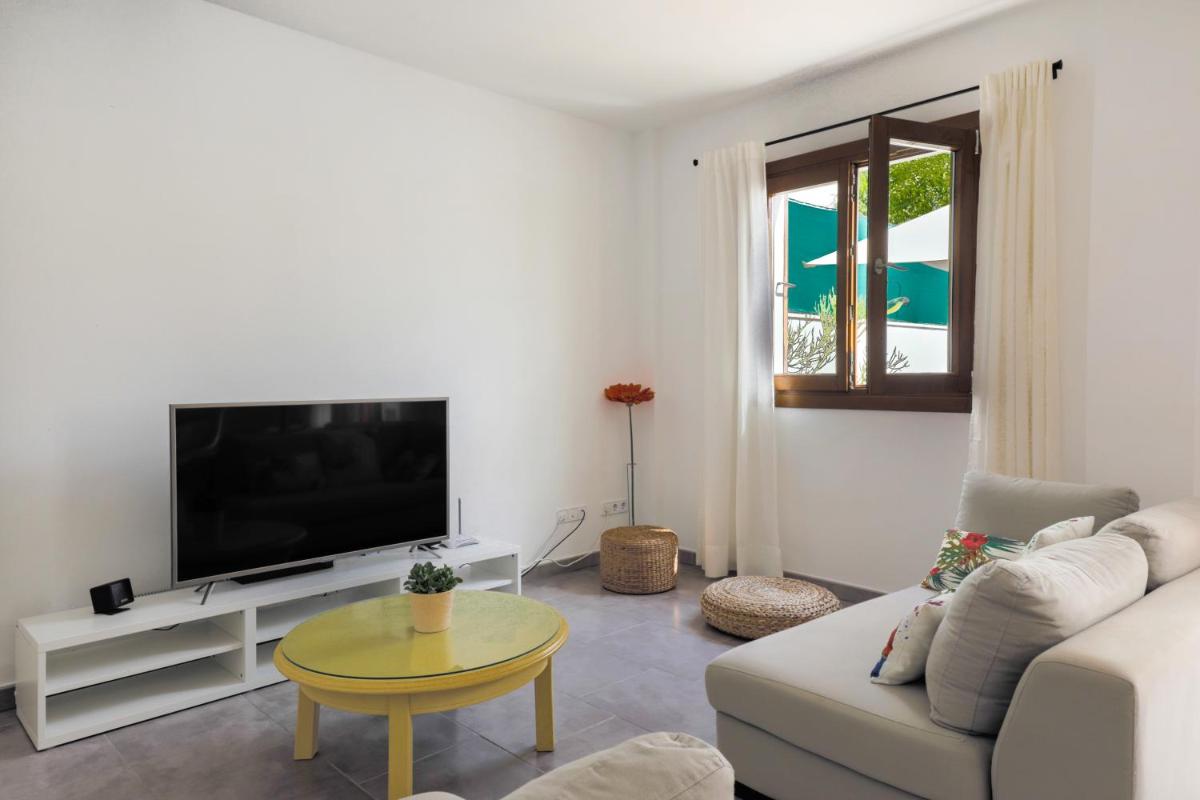 Villa Peral Cas Concos view 3