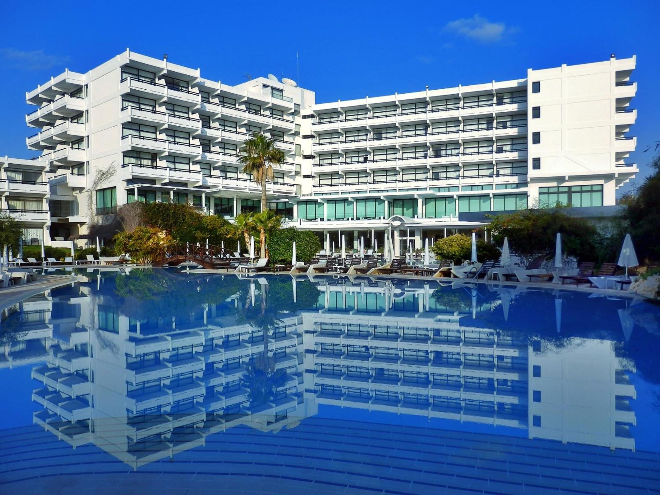 Hotel Grecian Bay - Image 1