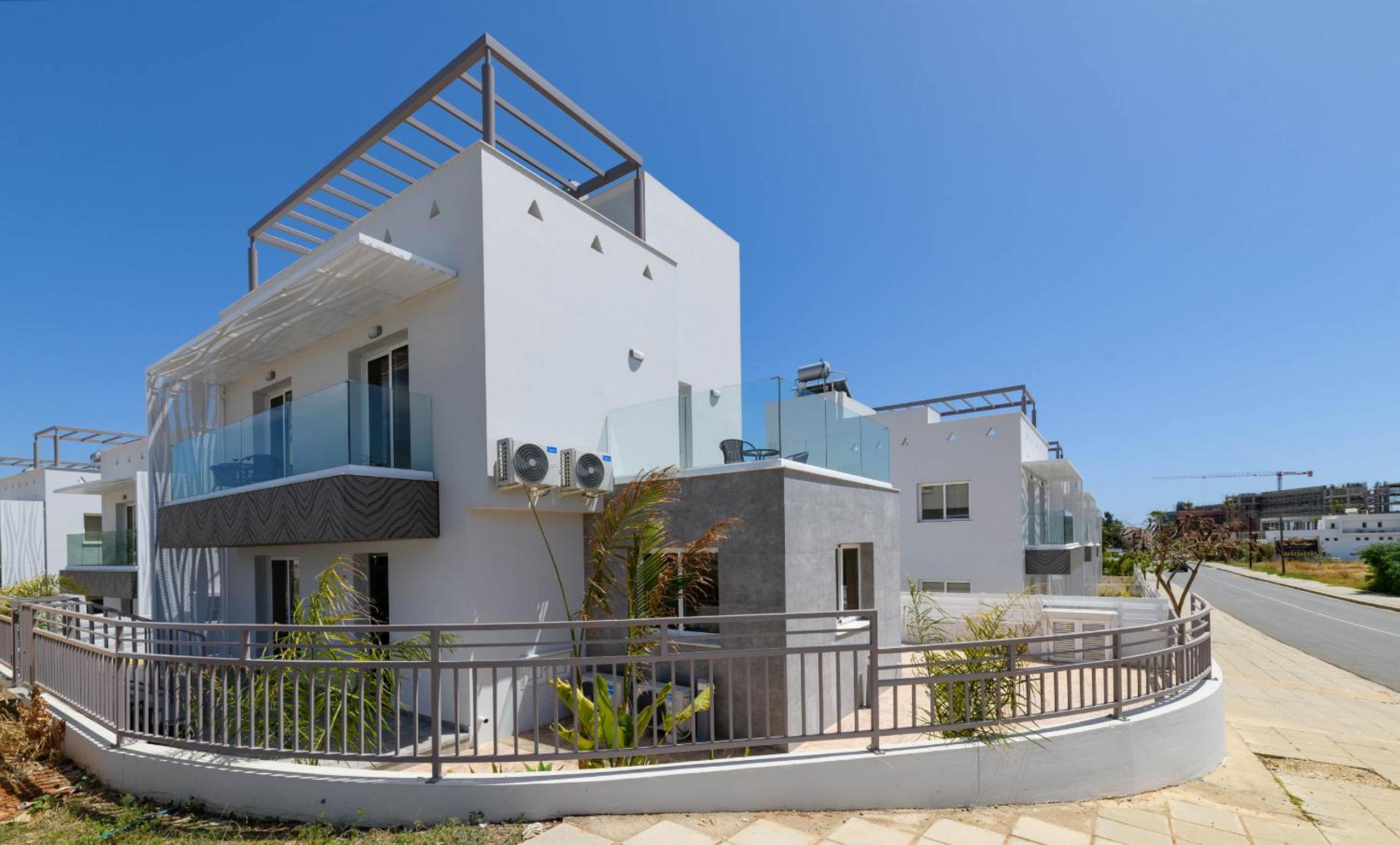 Hotel Nissini Villa #4 - Image 1