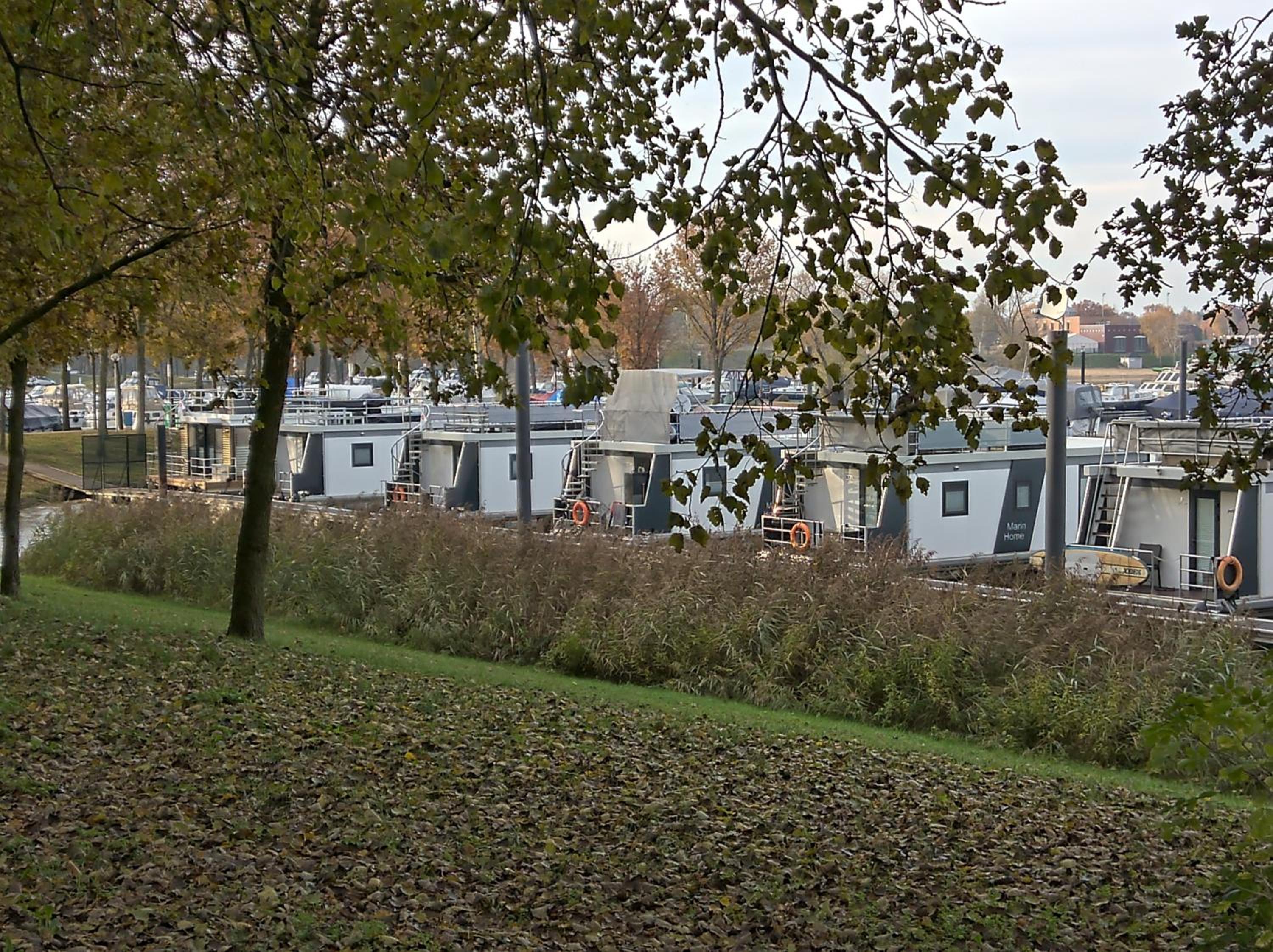 Hausboot Leukermeer Well view 2