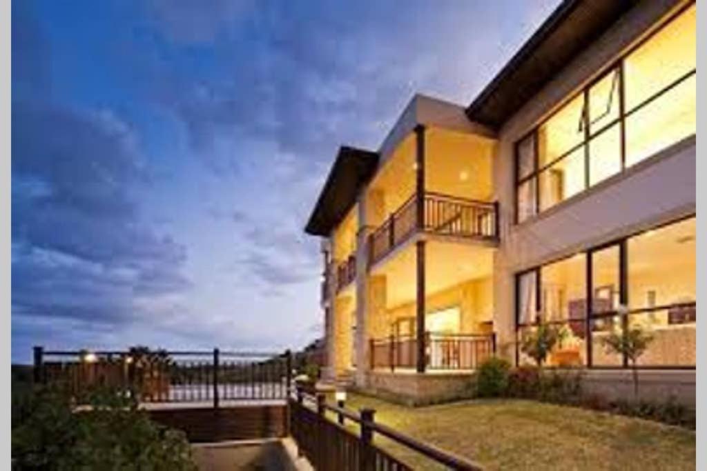 Zimbali Tinderwood Loop view 2